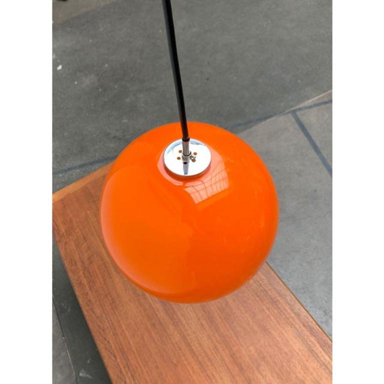 XX secolo Lampada a sospensione a sfera in vetro vintage German A Space Age AH 1 di Peill & Putzler anni '70 in vendita