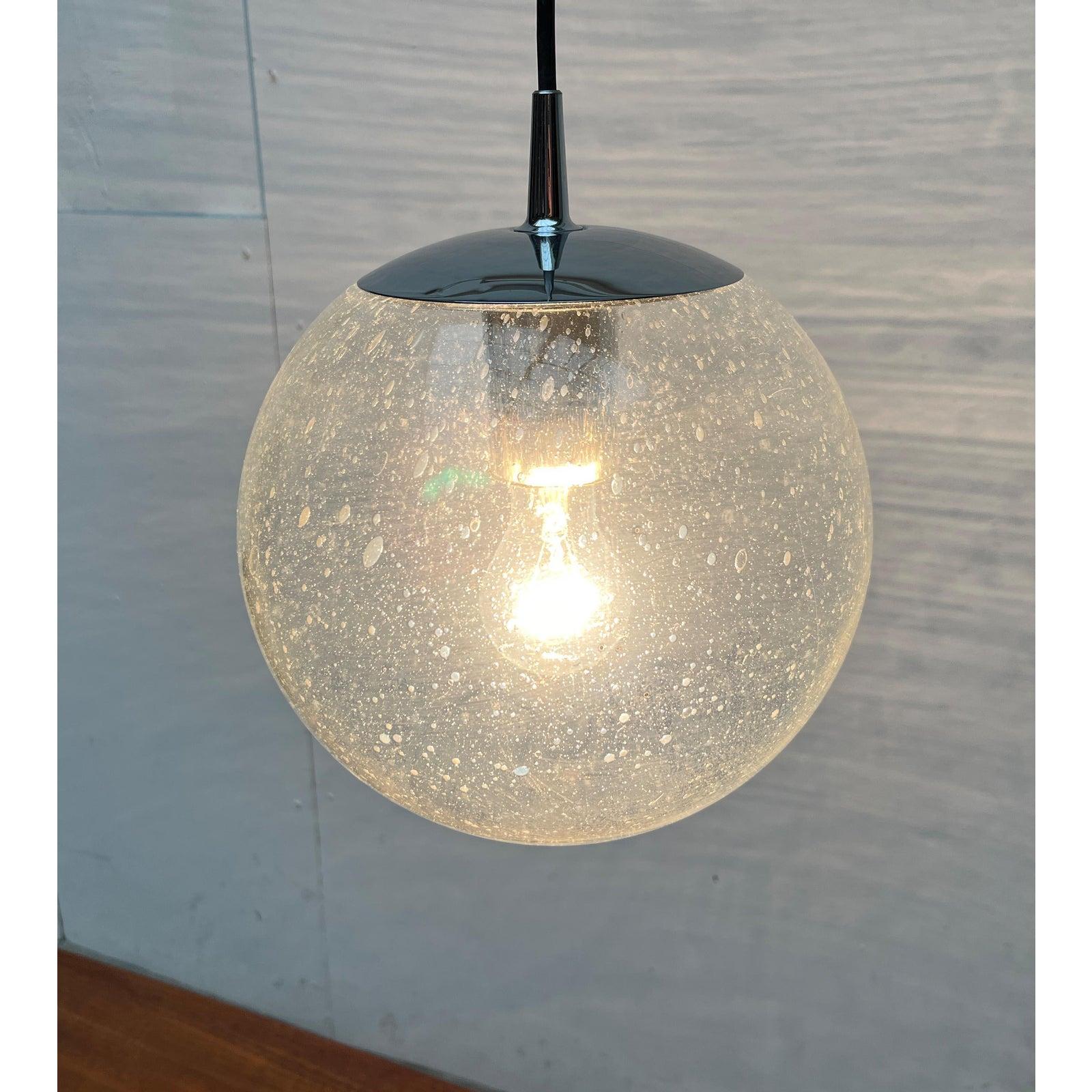 Deutsche Vintage-Kugel-Pendelleuchte Ah 105 aus Glas von Peill & Putzler, Deutsches Space Age (20. Jahrhundert) im Angebot