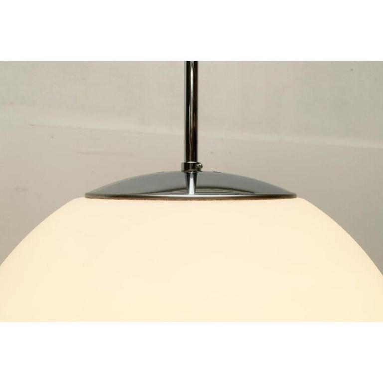 Lampada a sospensione a sfera in vetro vintage A Space Age tedesca di Limburg, anni '60 in vendita 4