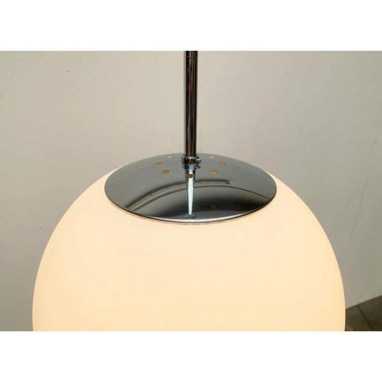 Lampada a sospensione a sfera in vetro vintage A Space Age tedesca di Limburg, anni '60 in vendita 5
