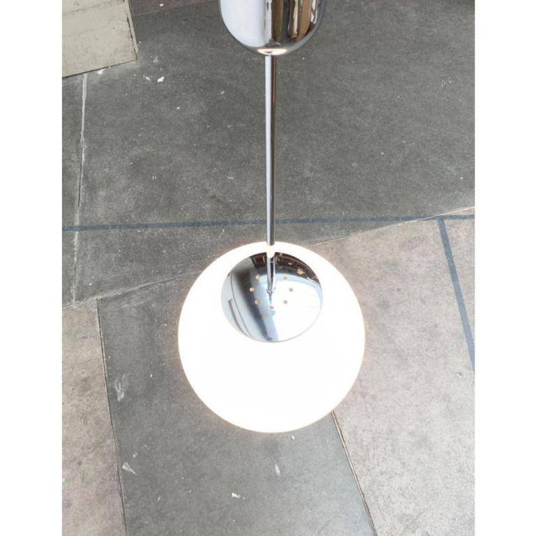 Mid-Century moderno Lampada a sospensione a sfera in vetro vintage A Space Age tedesca di Limburg, anni '60 in vendita