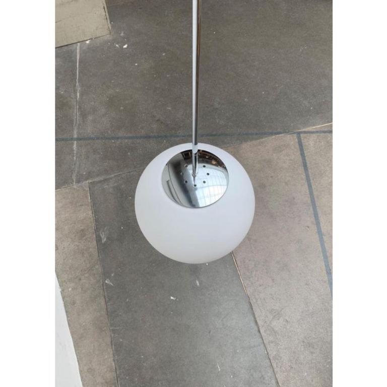 Lampada a sospensione a sfera in vetro vintage A Space Age tedesca di Limburg, anni '60 in vendita 2