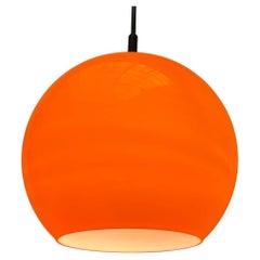 Lampada a sospensione a sfera in vetro di Peill & Putzler, anni '70.