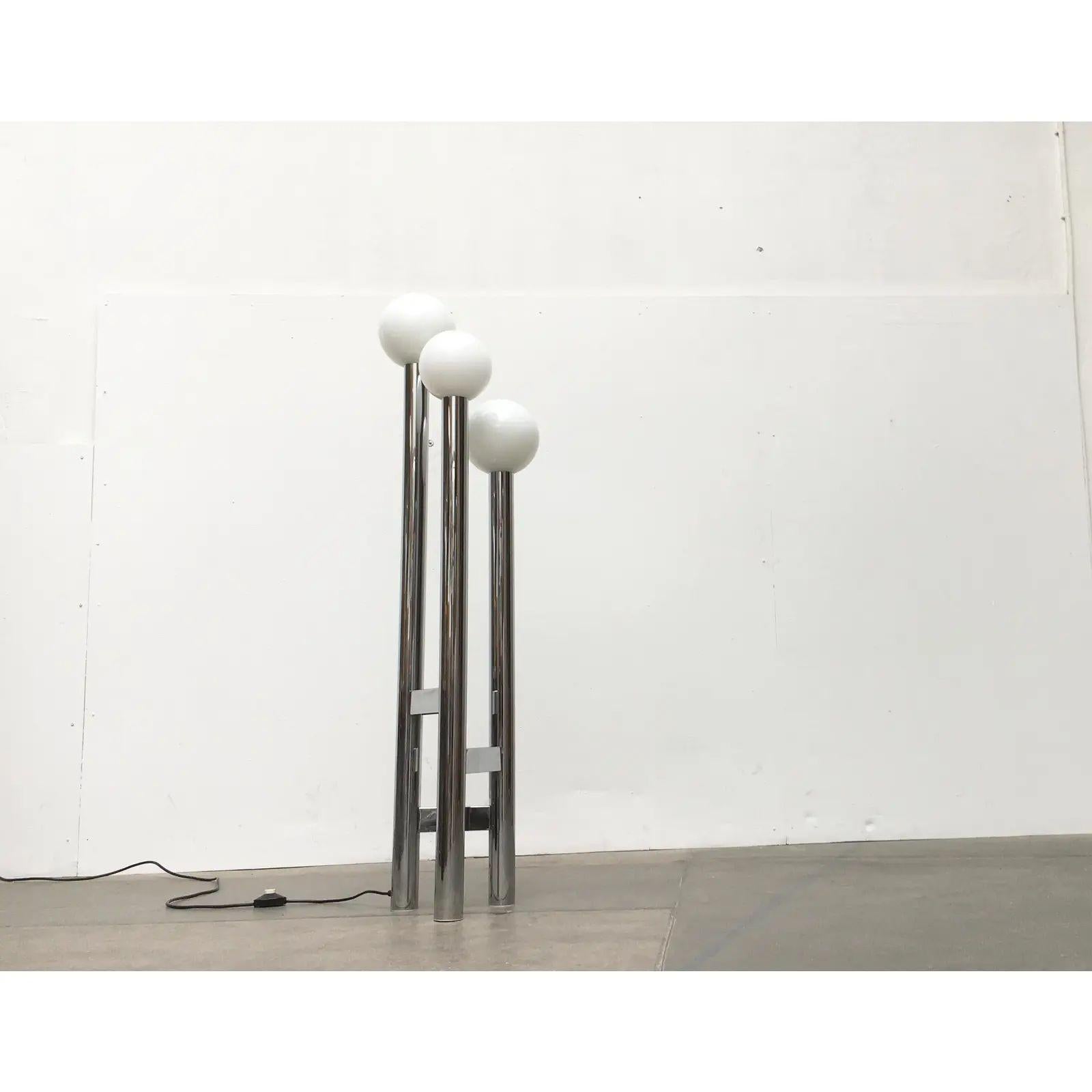 Lampadaire allemand vintage de l'ère spatiale en verre et métal, 1970 en vente 4