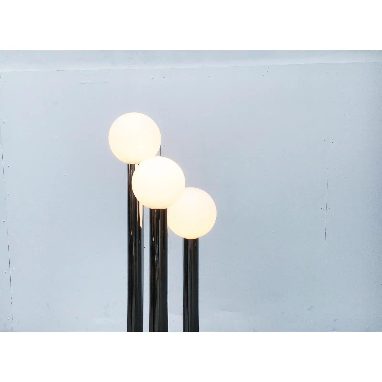 Mid-Century Modern Lampadaire allemand vintage de l'ère spatiale en verre et métal, 1970 en vente