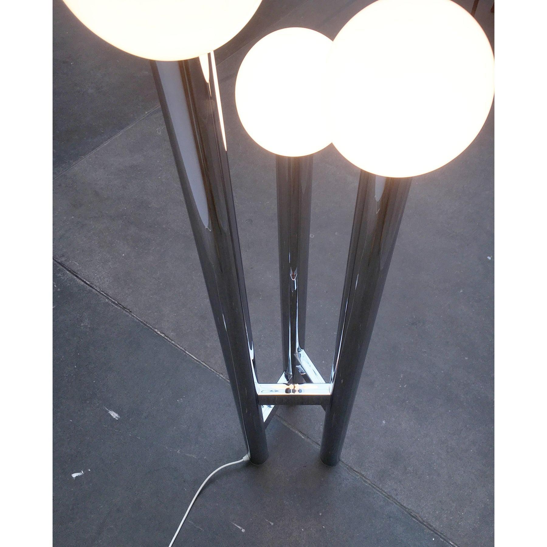 Mid-Century Modern Lampadaire allemand vintage de l'ère spatiale en verre et métal, 1970 en vente