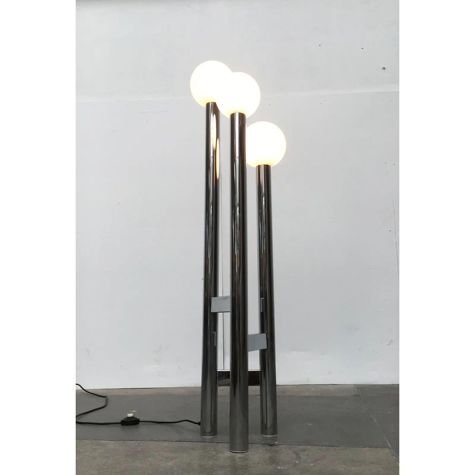 Métal Lampadaire allemand vintage de l'ère spatiale en verre et métal, 1970 en vente