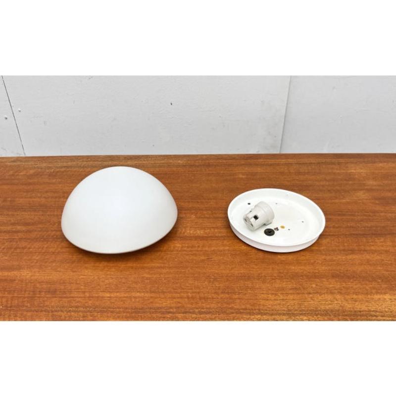 Lampe murale ou plafonnier allemande de l'ère spatiale modèle 71183, 1970 en vente 2