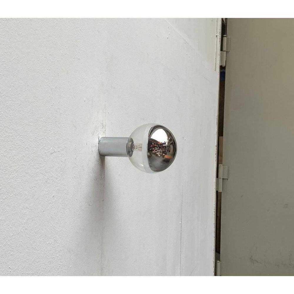 20ième siècle Lampe murale allemande de l'ère spatiale par Motoko Ishii pour Staff, 1970 en vente