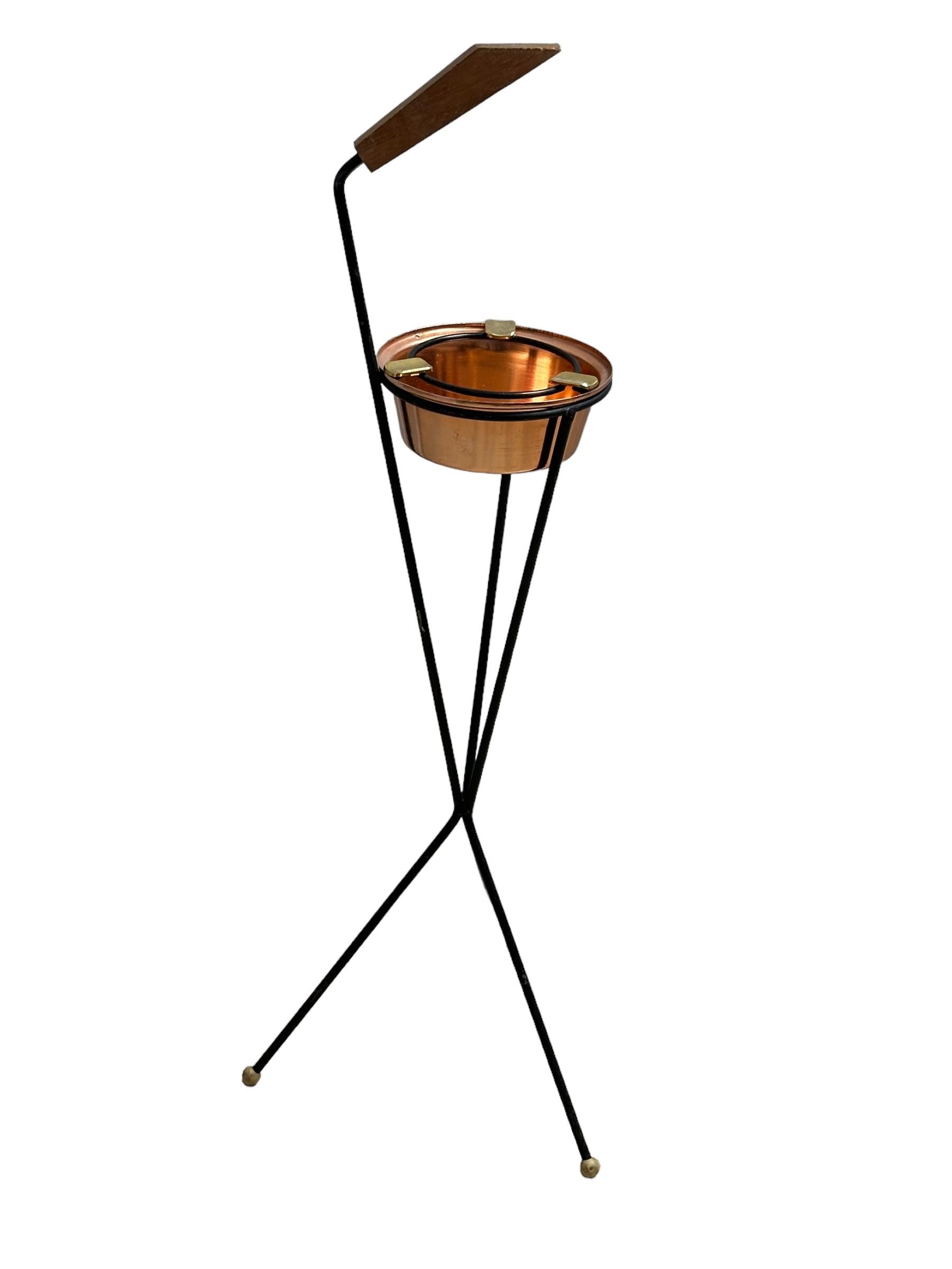 Deutscher Dreibein-Sputnik-Aschenbecher aus Metall mit Schnur, Mid-Century Modern, 1950er Jahre (20. Jahrhundert) im Angebot