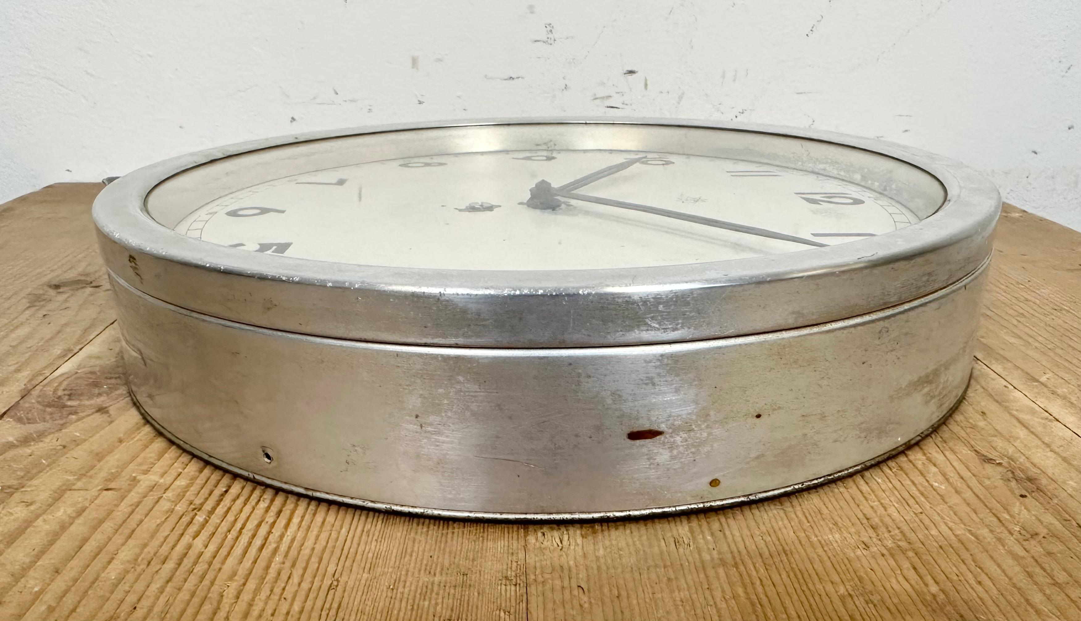 Deutsche Vintage-Wanduhr von Junghans, 1950er-Jahre 3