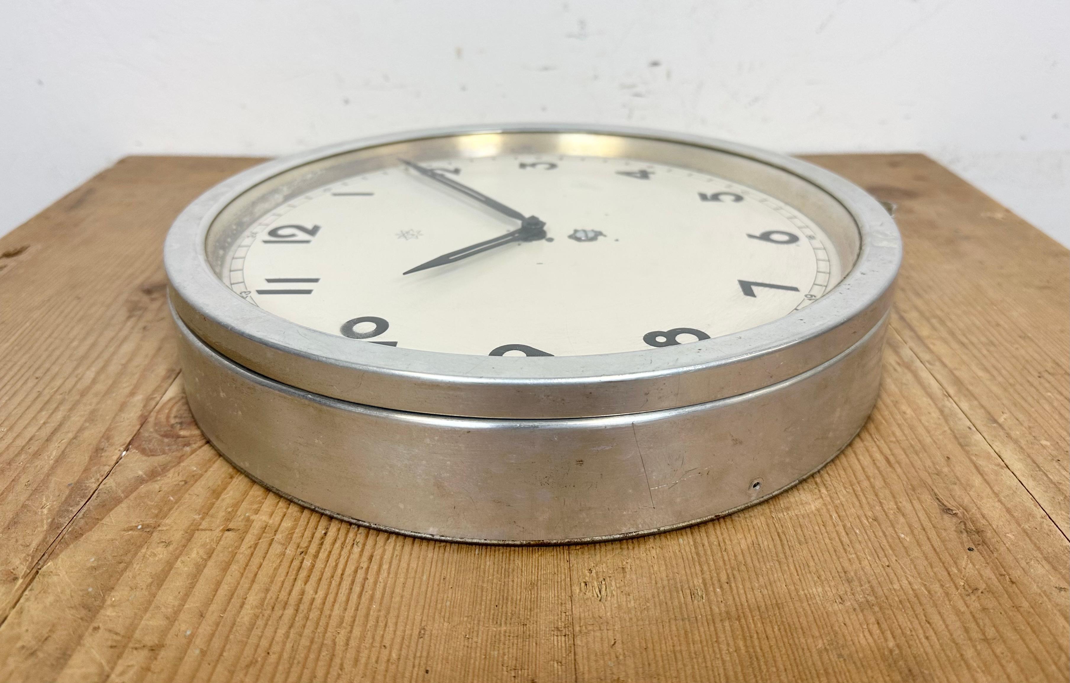 Deutsche Vintage-Wanduhr von Junghans, 1950er-Jahre 5