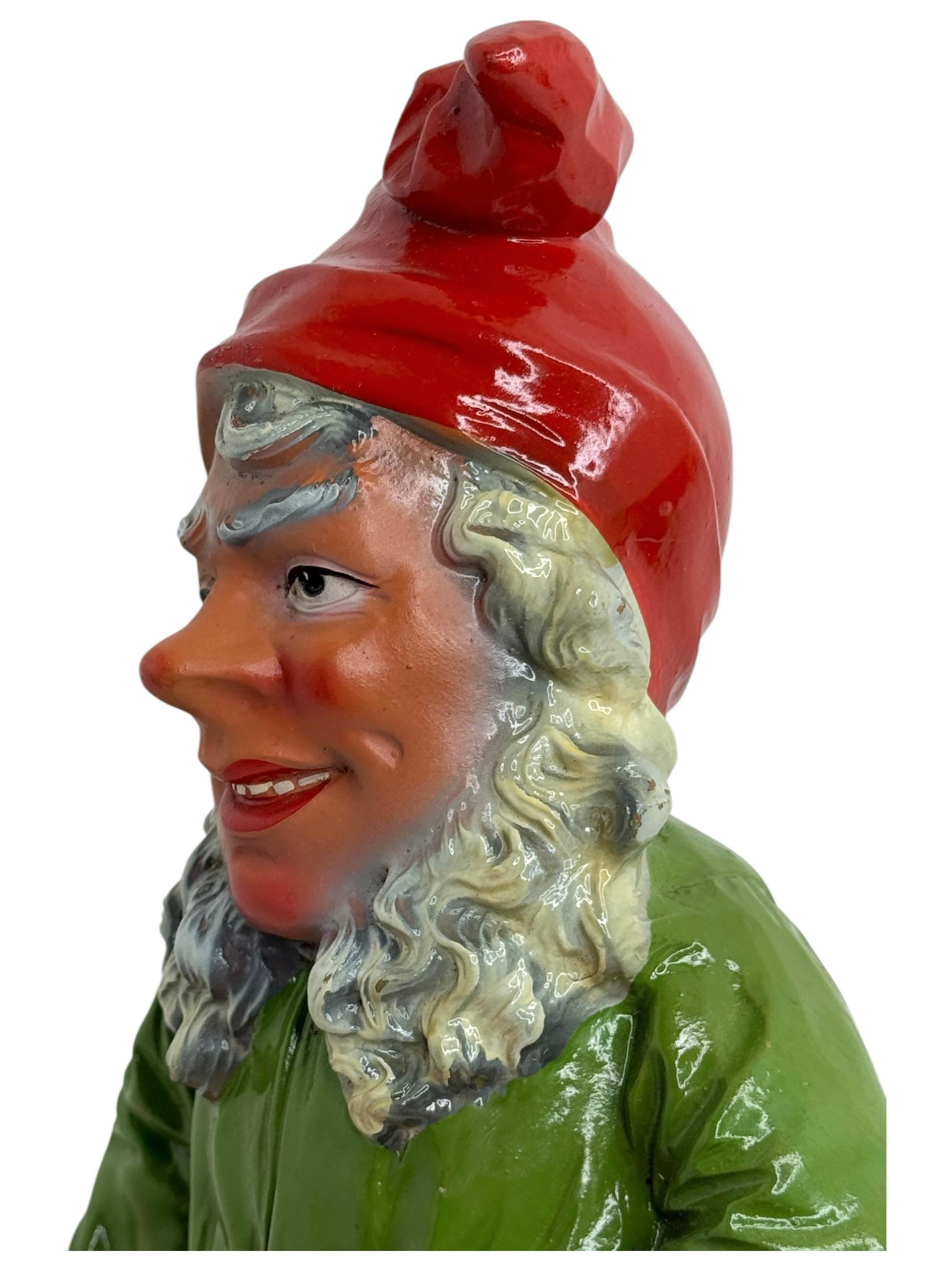 Milieu du XXe siècle Statue allemande vintage de nain de jardin avec faux, années 1930