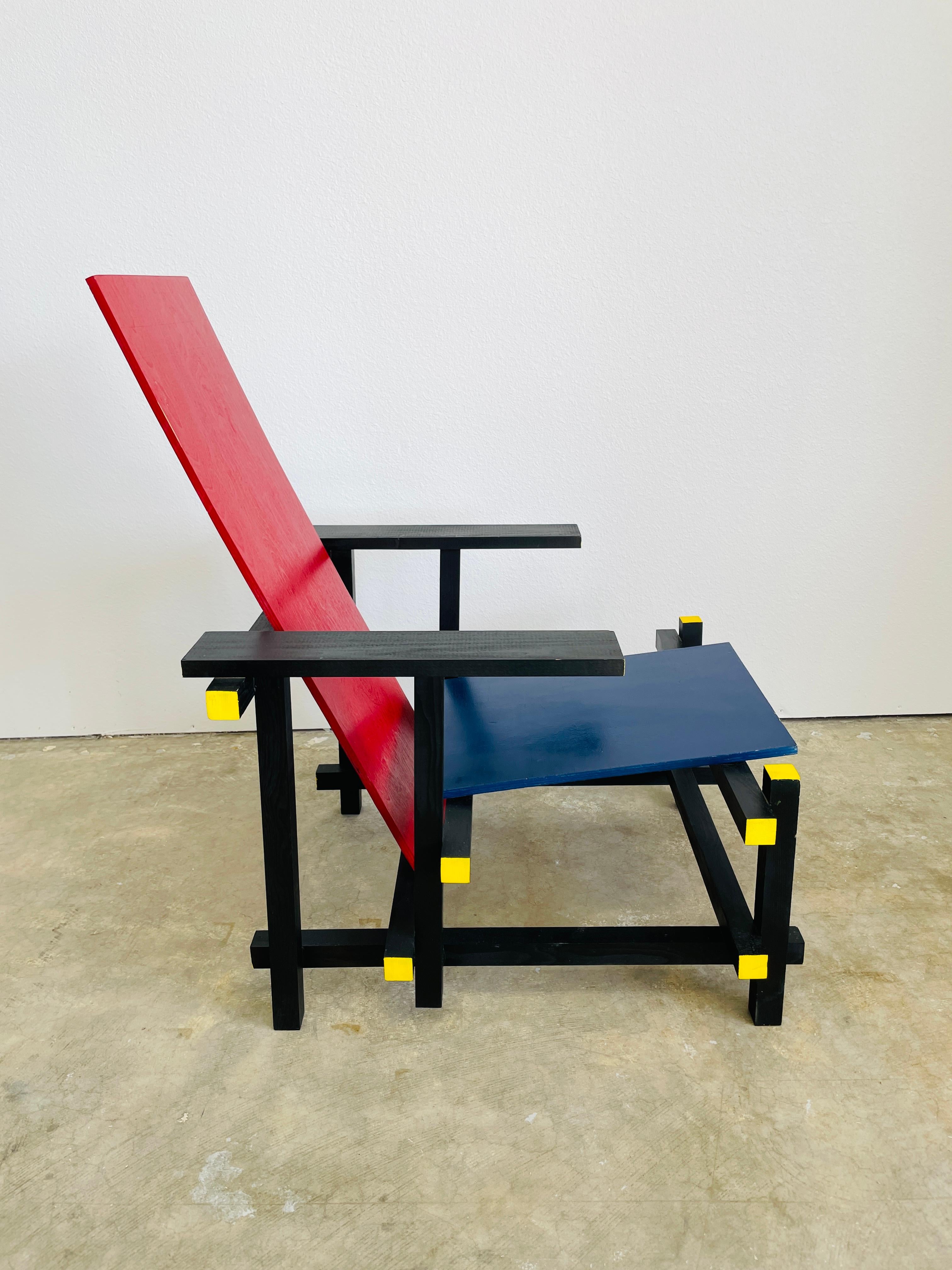 American Vintage Gerrit Rietveld Style Red Blue De Stijl Wood Chair MCM Bauhaus For Sale
