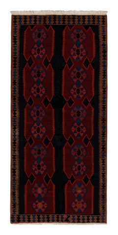 Ghazvin Vintage Ghazvin Kelim in Schwarz mit rotem und blauem geometrischem Muster von Teppich & Kilim