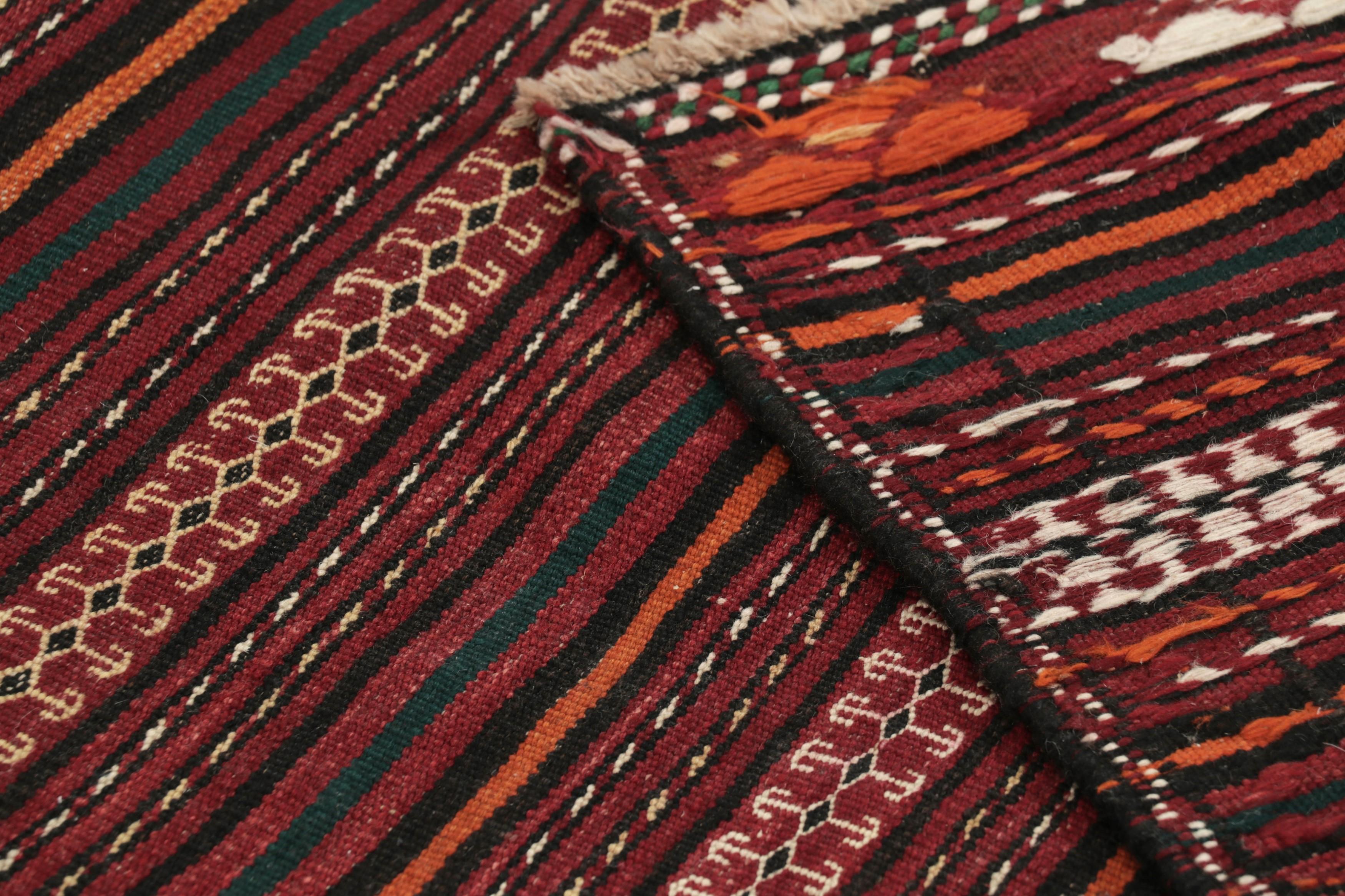 Vintage Ghochan Persischer Kilim Läufer Teppich, Rote und Rosa Streifen - Rug & Kilim im Angebot 1