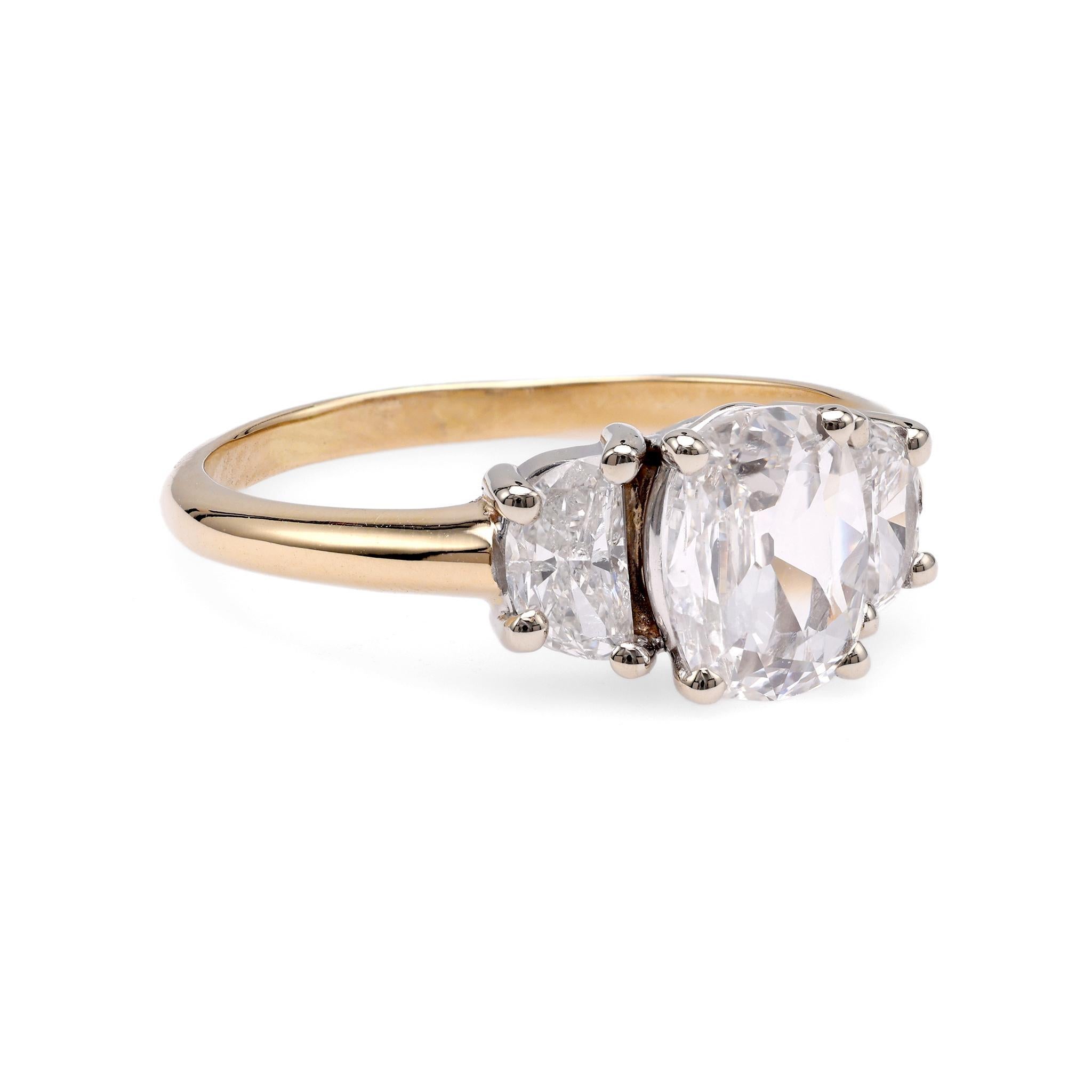 Brilliant Cut Vintage GIA 0.91 Carat Diamond Yellow Gold Engagement Ring For Sale