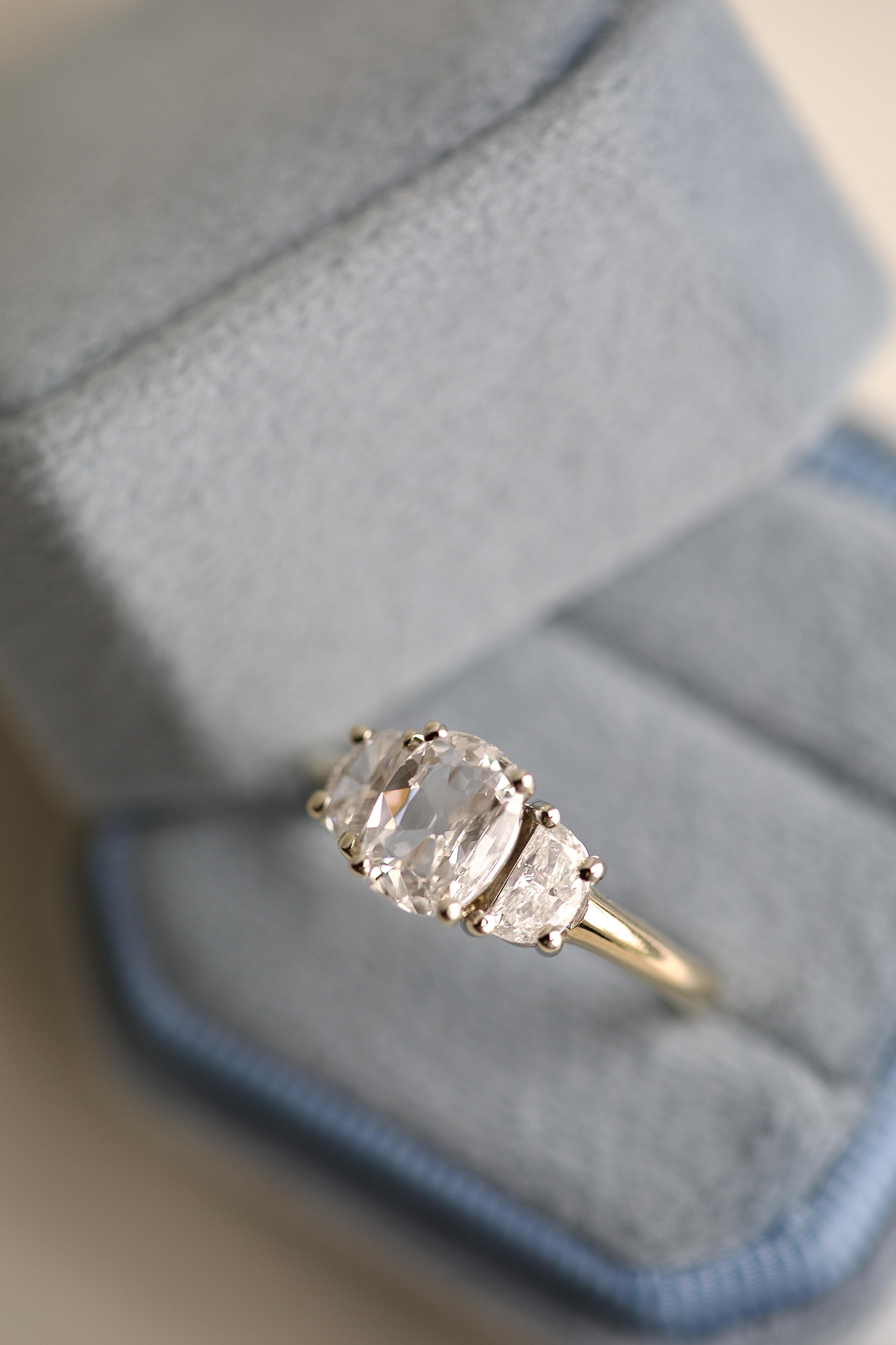 Vintage GIA 0.91 Carat Diamond Yellow Gold Engagement Ring In Excellent Condition For Sale In Beverly Hills, CA