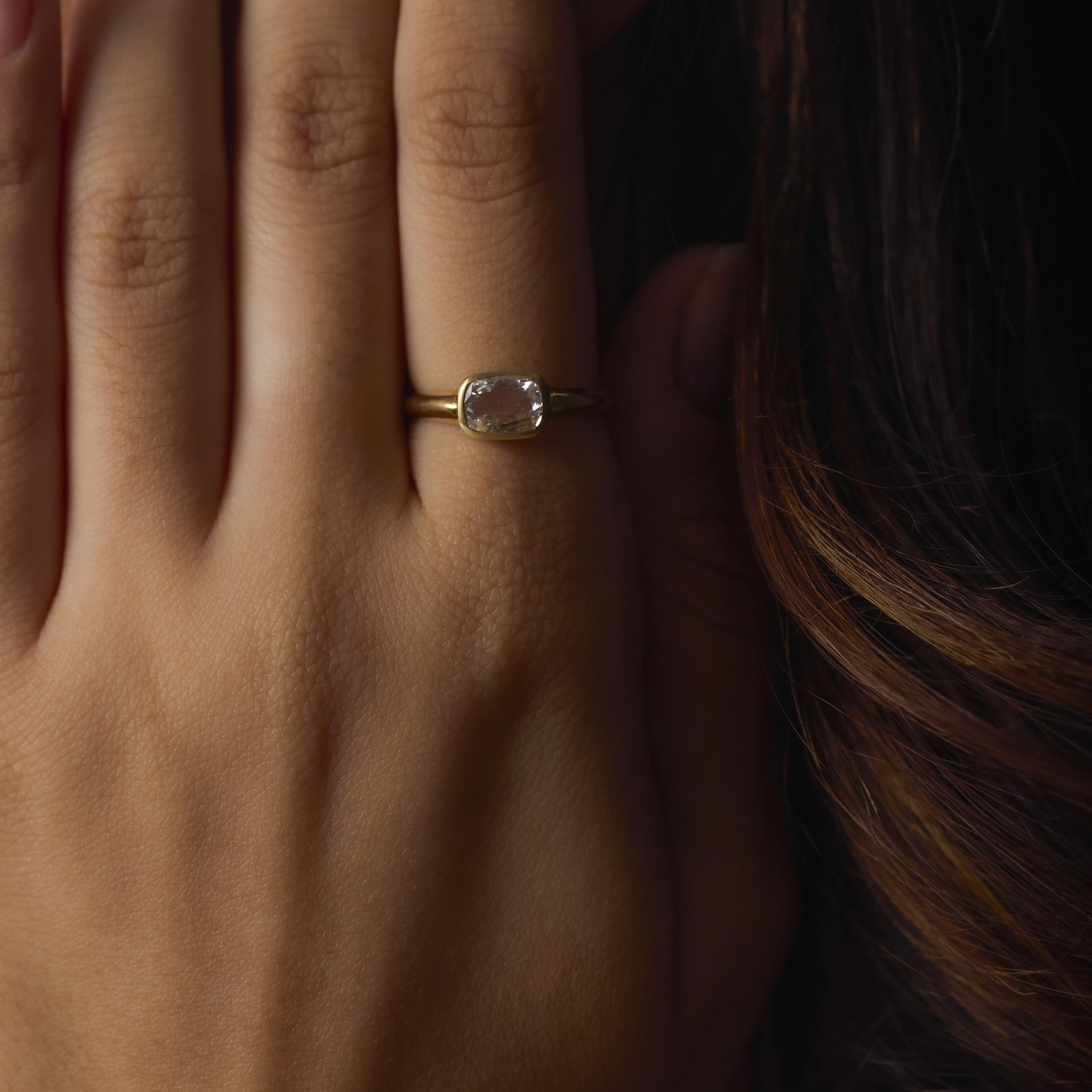 Vintage GIA 0.92 carat old mine cut diamond 18k yellow gold engagement ring In Good Condition For Sale In Beverly Hills, CA
