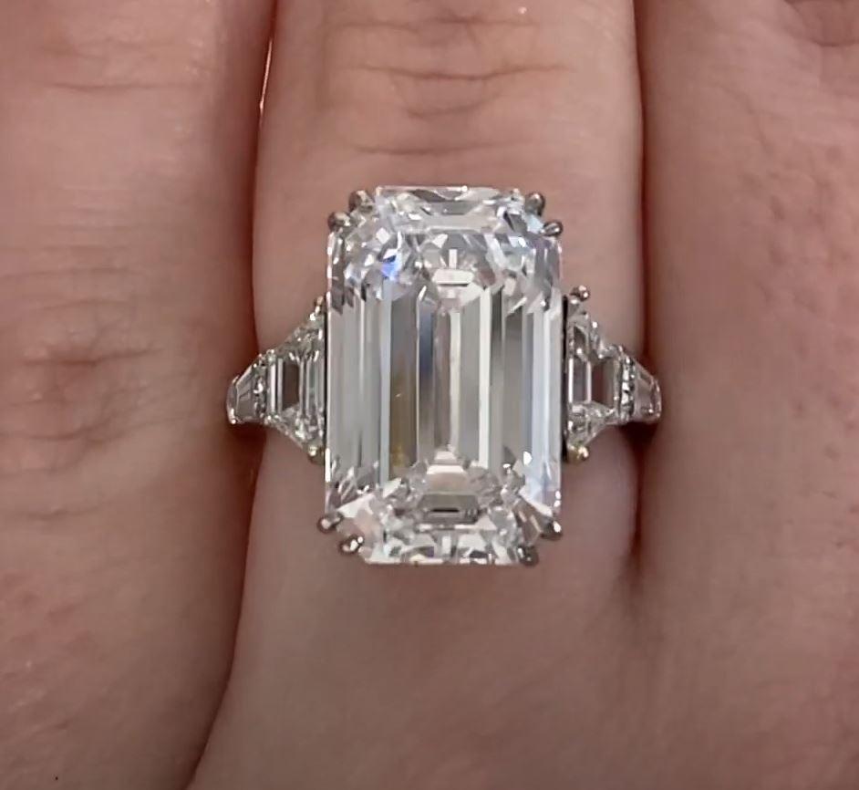 Women's Vintage GIA 10.01ct Emerald Cut Diamond Engagement Ring, D Color, Platinum For Sale