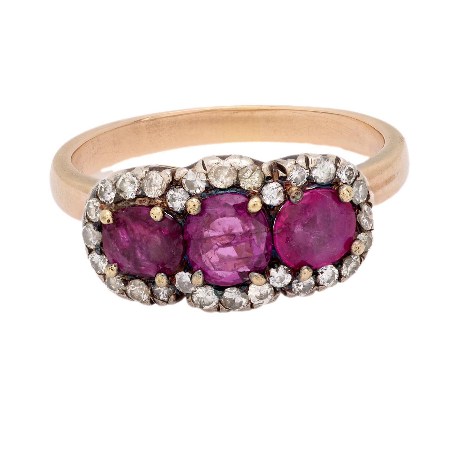 Bague vintage à 3 pierres en or jaune 14 carats avec saphir rose de Birmanie non chauffé de 1,05 carat, certifié GIA Bon état - En vente à Beverly Hills, CA