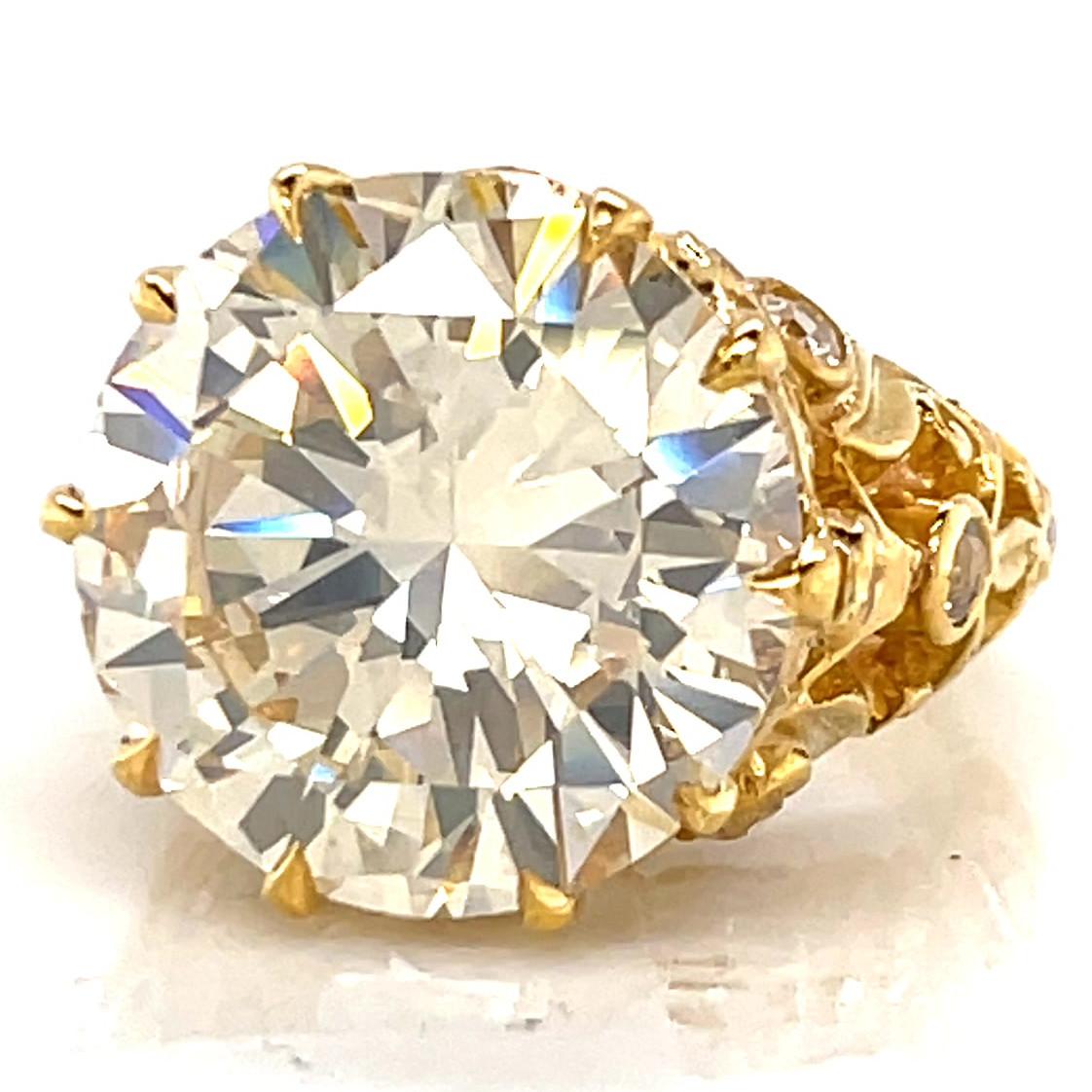 Women's or Men's Vintage GIA 10.99 Carat Diamond 18 Karat Gold Solitaire Ring