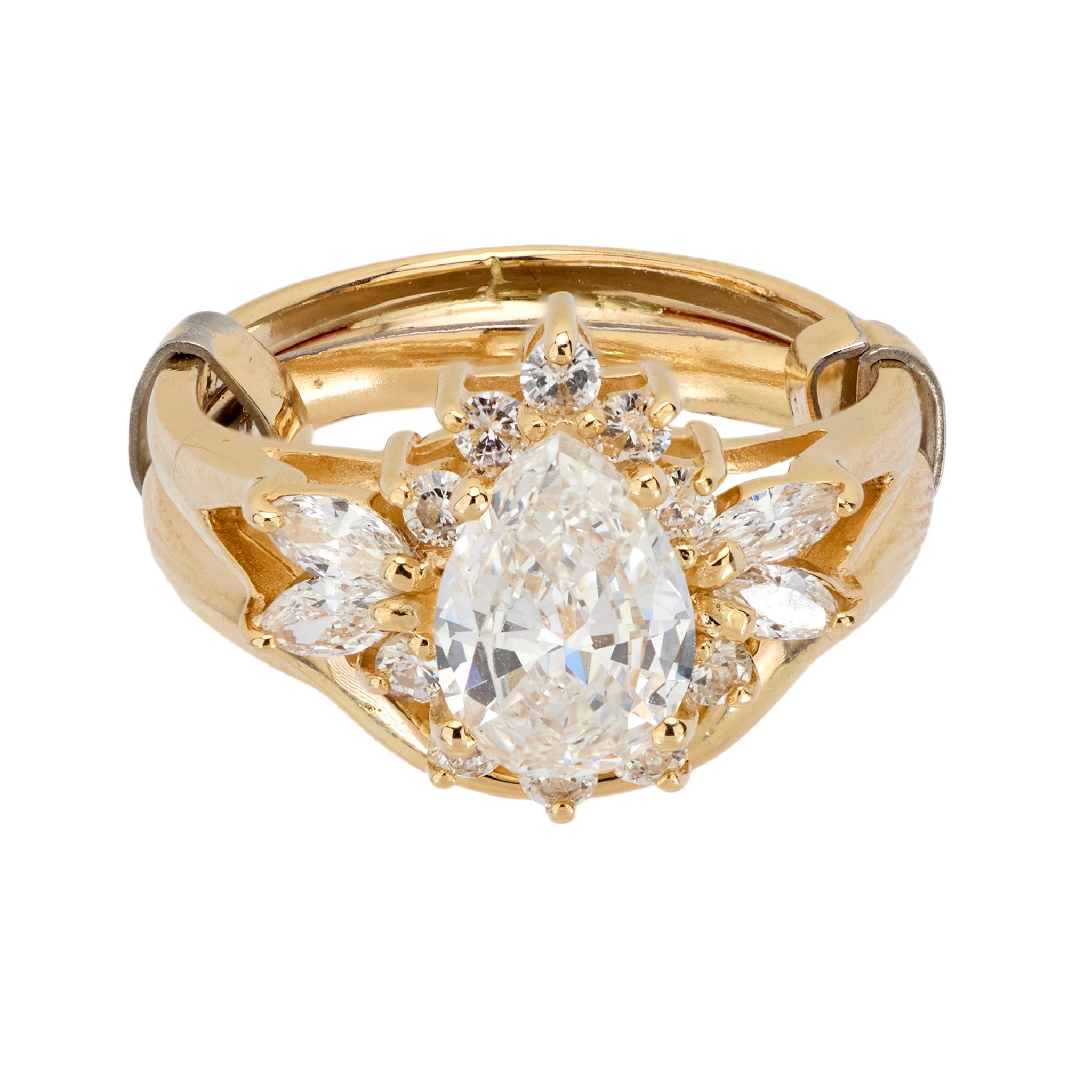 Modern Vintage GIA 1.11 carat pear cut diamond 14k yellow gold ring For Sale