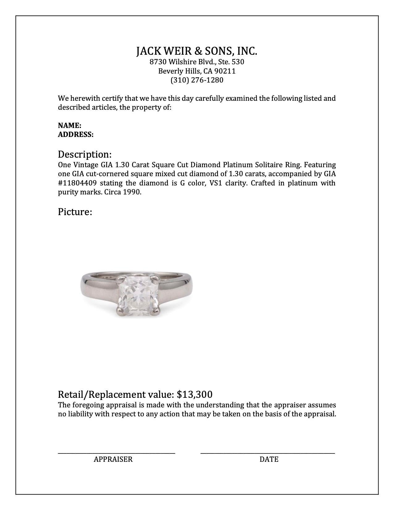 Bague solitaire vintage en platine avec diamant taille carrée de 1,30 carat certifié GIA en vente 1