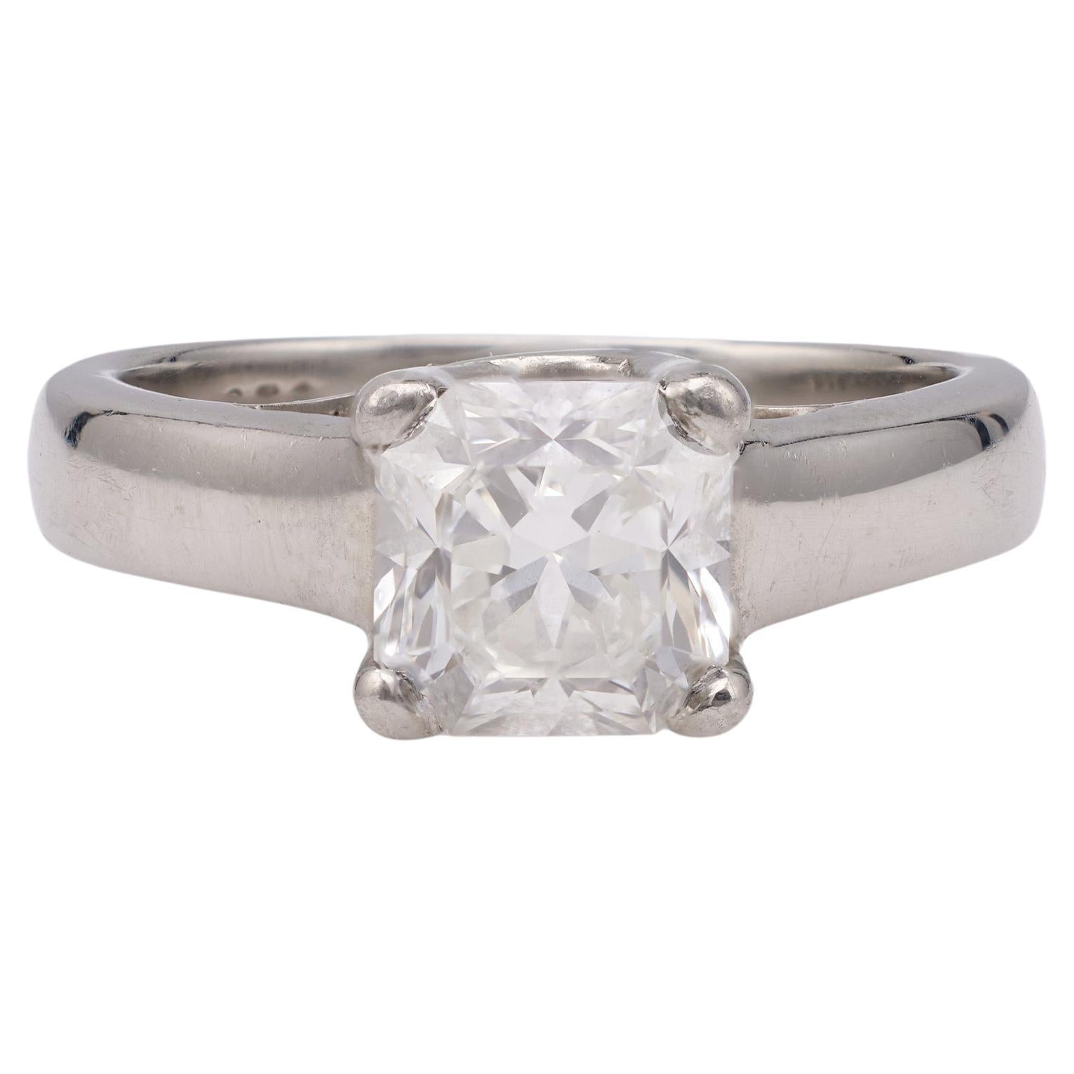 Bague solitaire vintage en platine avec diamant taille carrée de 1,30 carat certifié GIA en vente