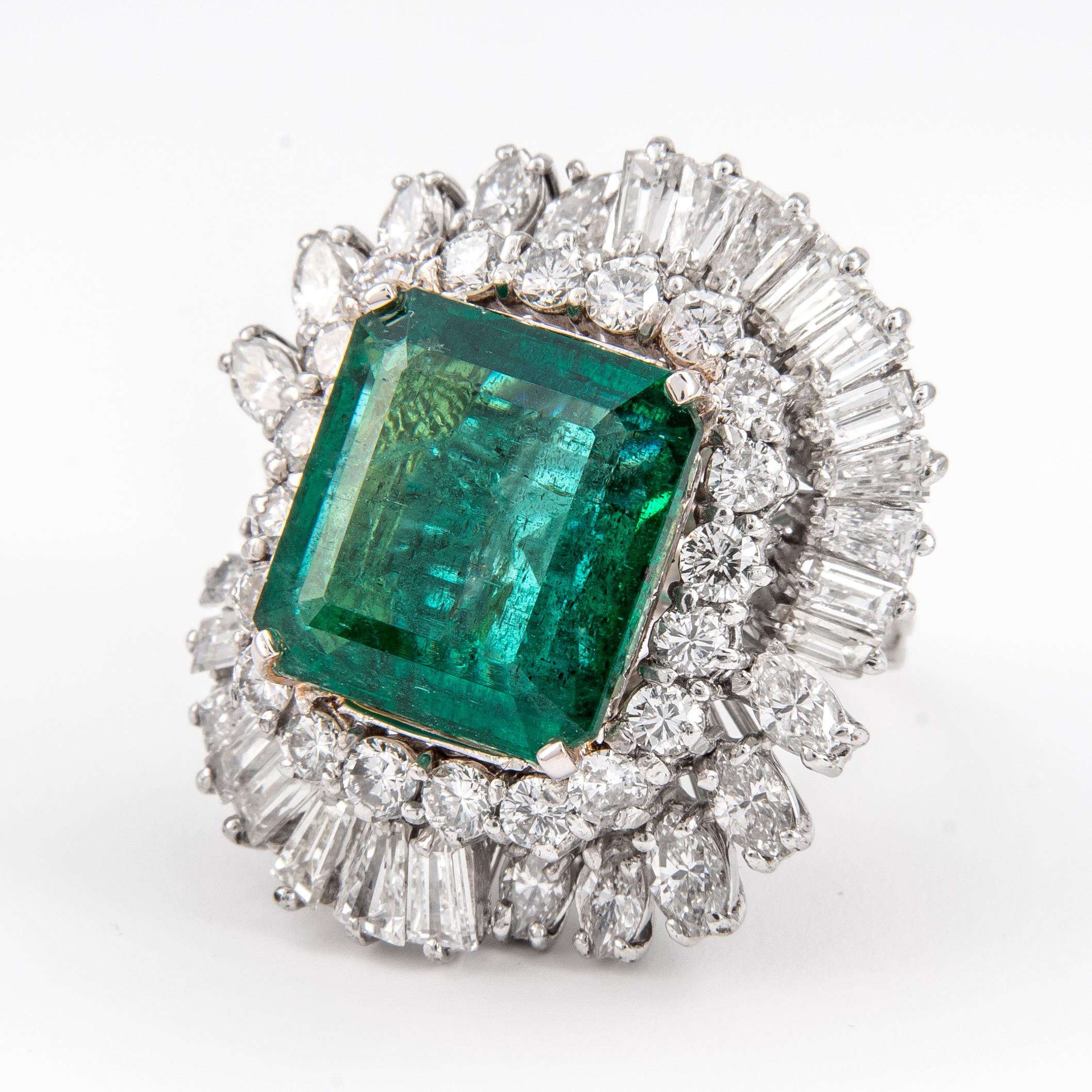 Contemporary Vintage GIA 13.07ct Emerald Minor with 8.90ct Diamonds Ring 18k White Gold For Sale