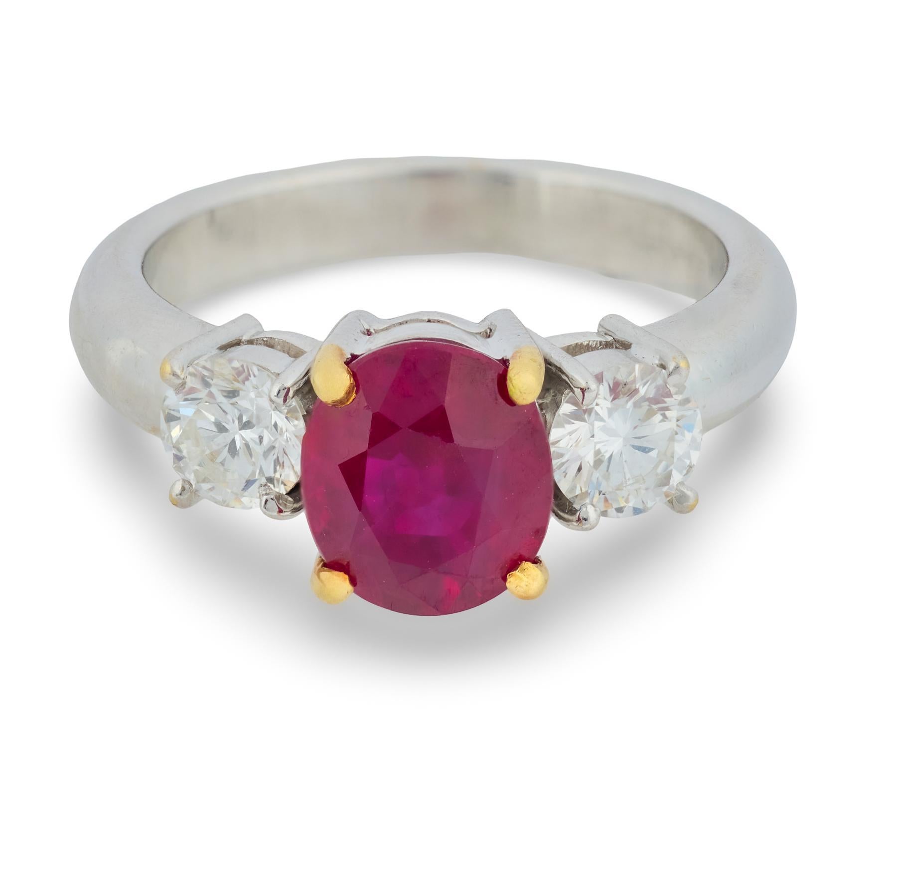 Contemporain Vintage GIA 2.10 carat Burma ruby diamond 18k white gold three stone ring en vente