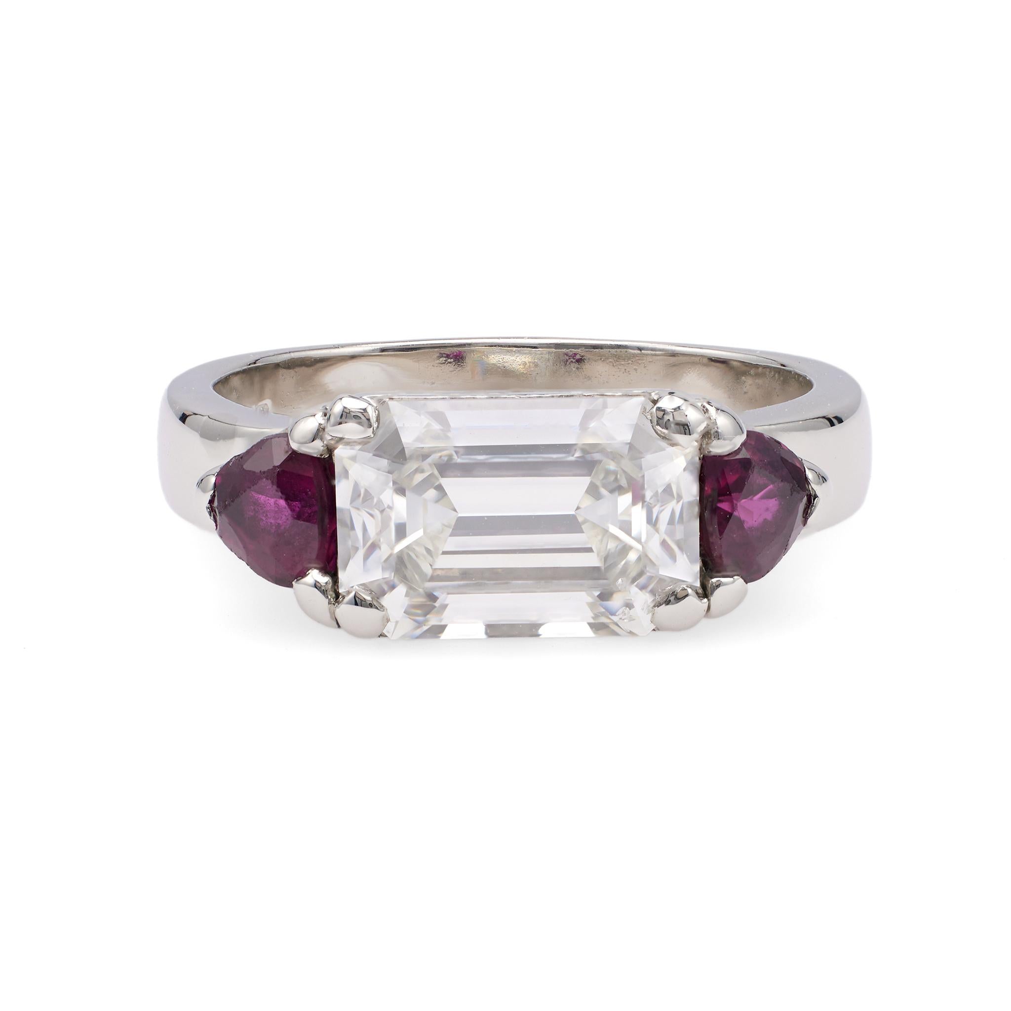 Vintage GIA 2.18 Carat Emerald Cut Diamond Ruby Platinum Ring en vente