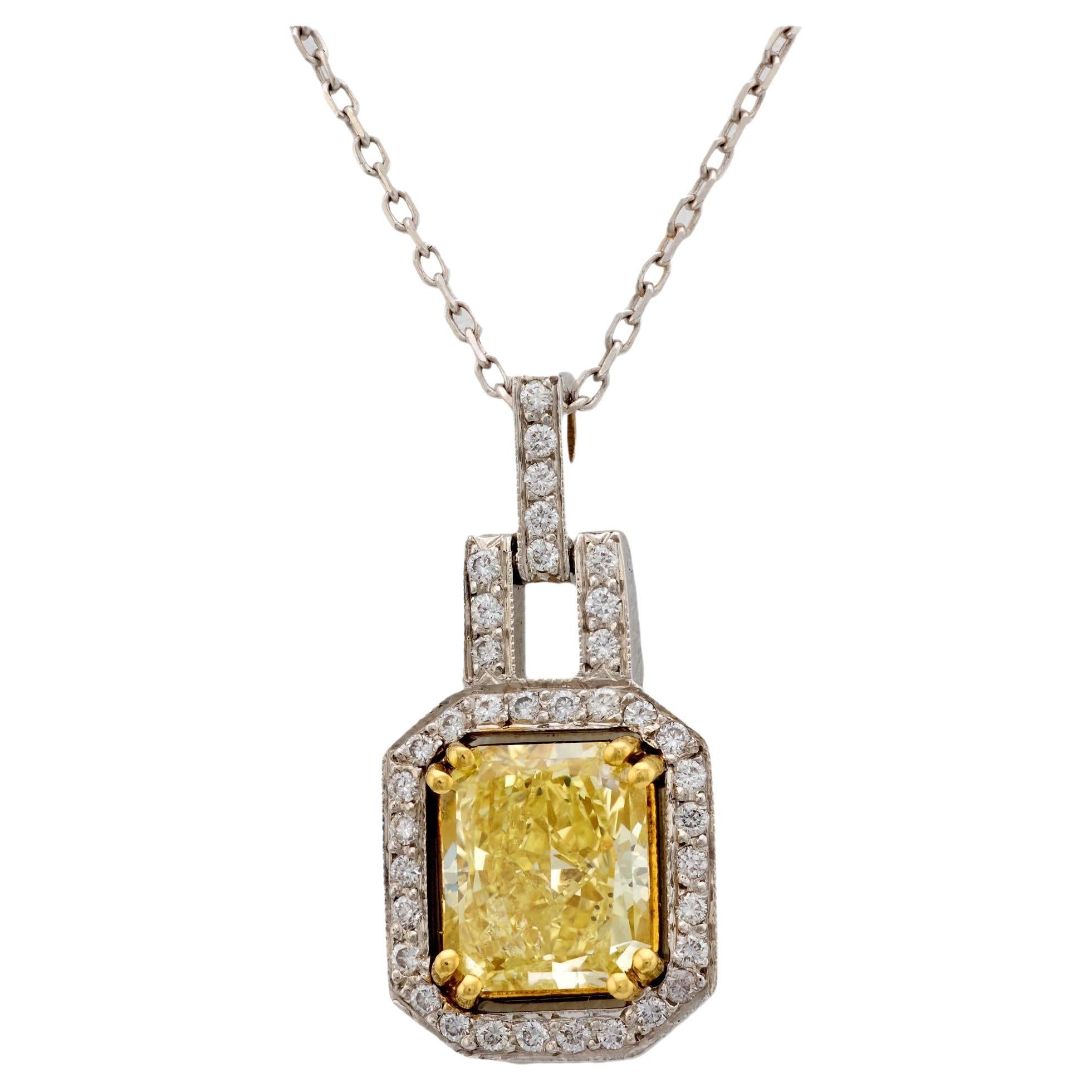 Collar vintage GIA de oro blanco de 14 quilates con pavé de diamantes amarillos de fantasía de 2,20 quilates en venta