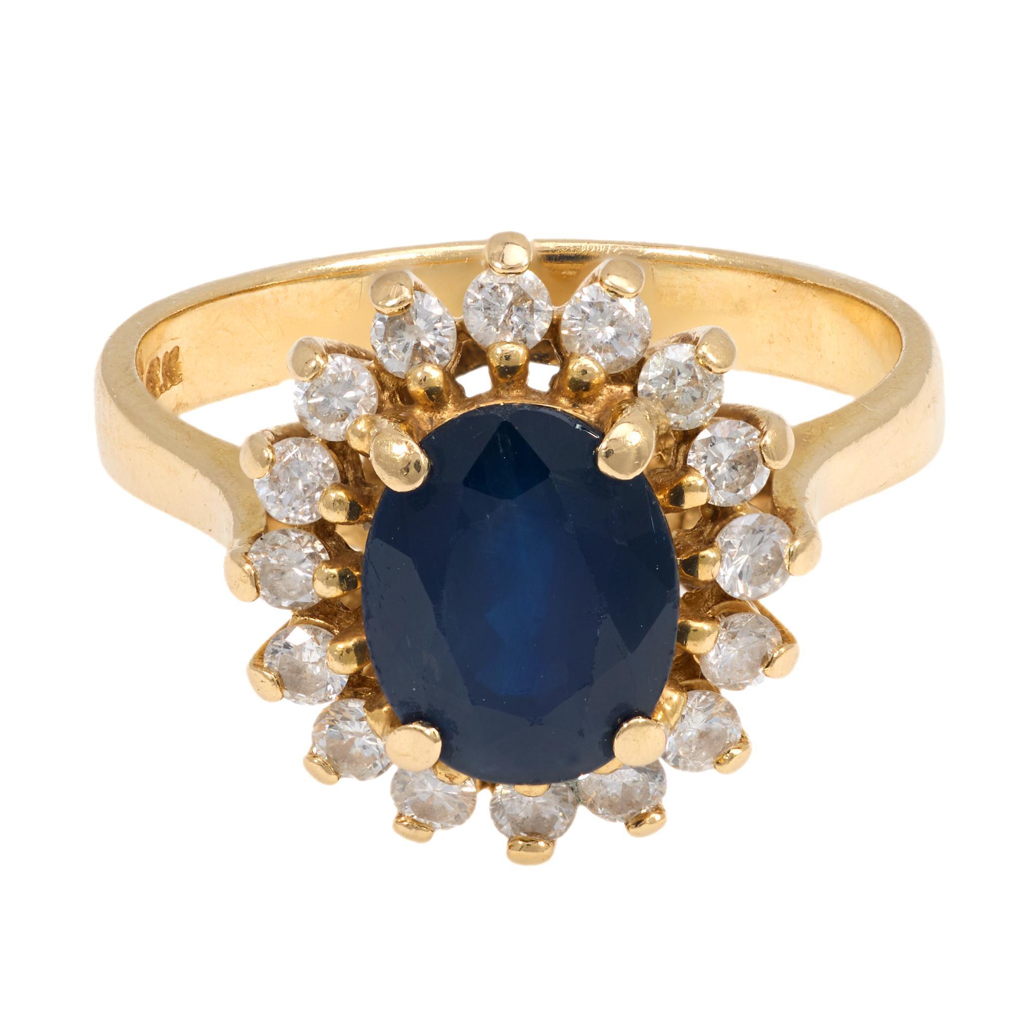 Modern Vintage GIA 2.50 carat sapphire diamond 14k yellow gold cluster ring For Sale