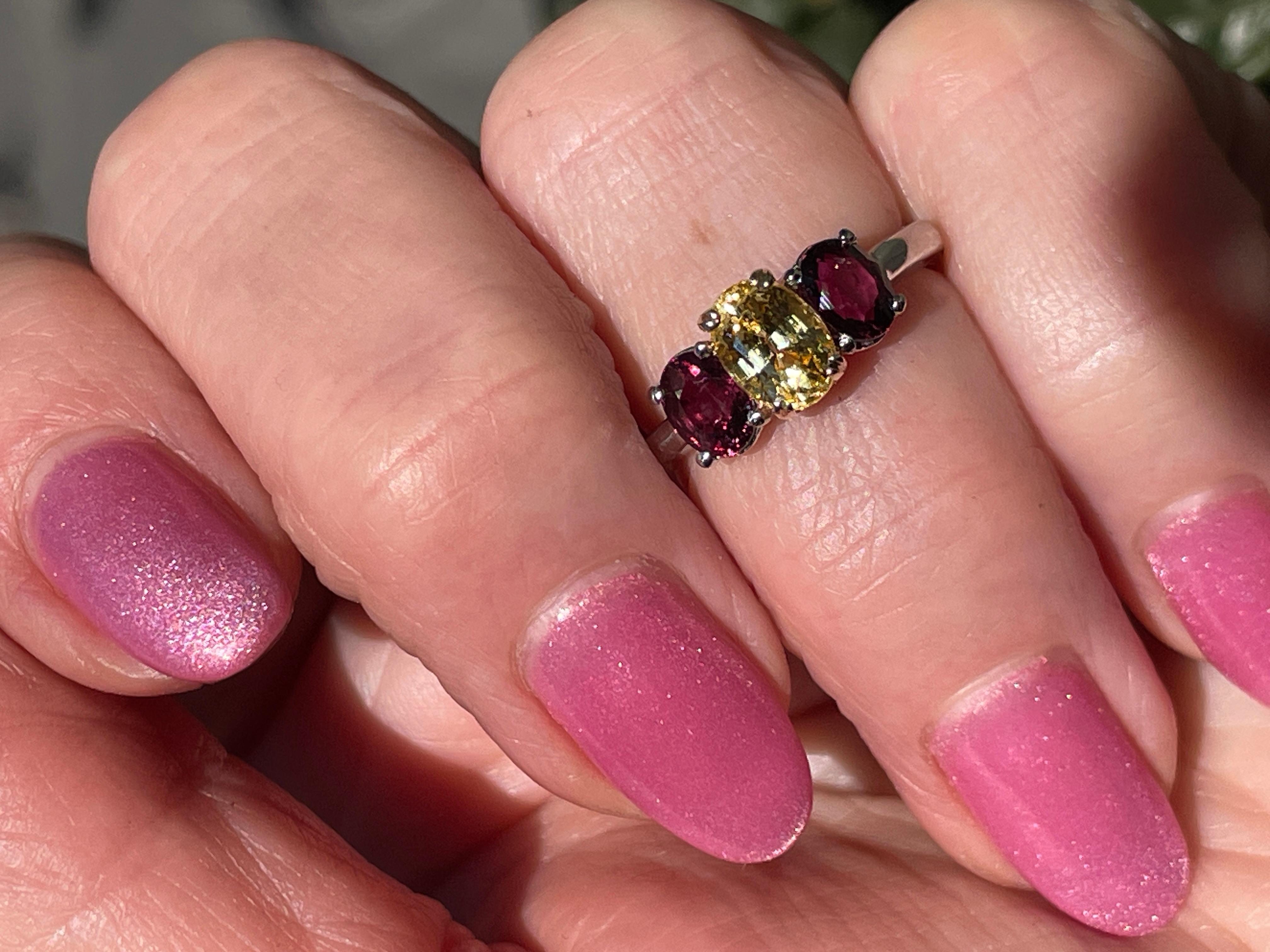 Vintage GIA 2.57ct No-Heat Yellow Sapphire Ruby Trilogy Platinum 18K Gold Ring For Sale 10