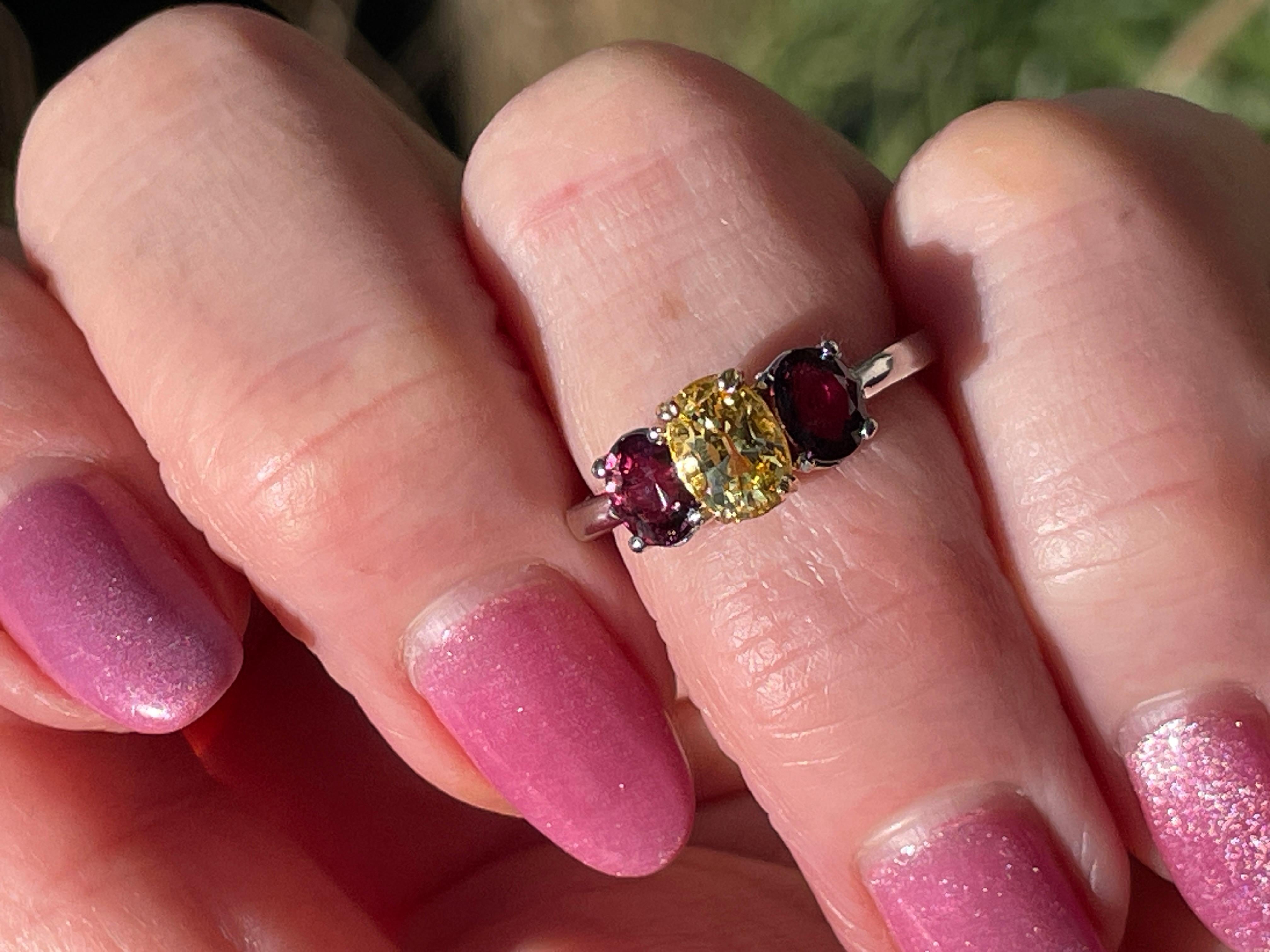 Vintage GIA 2.57ct No-Heat Yellow Sapphire Ruby Trilogy Platinum 18K Gold Ring For Sale 12