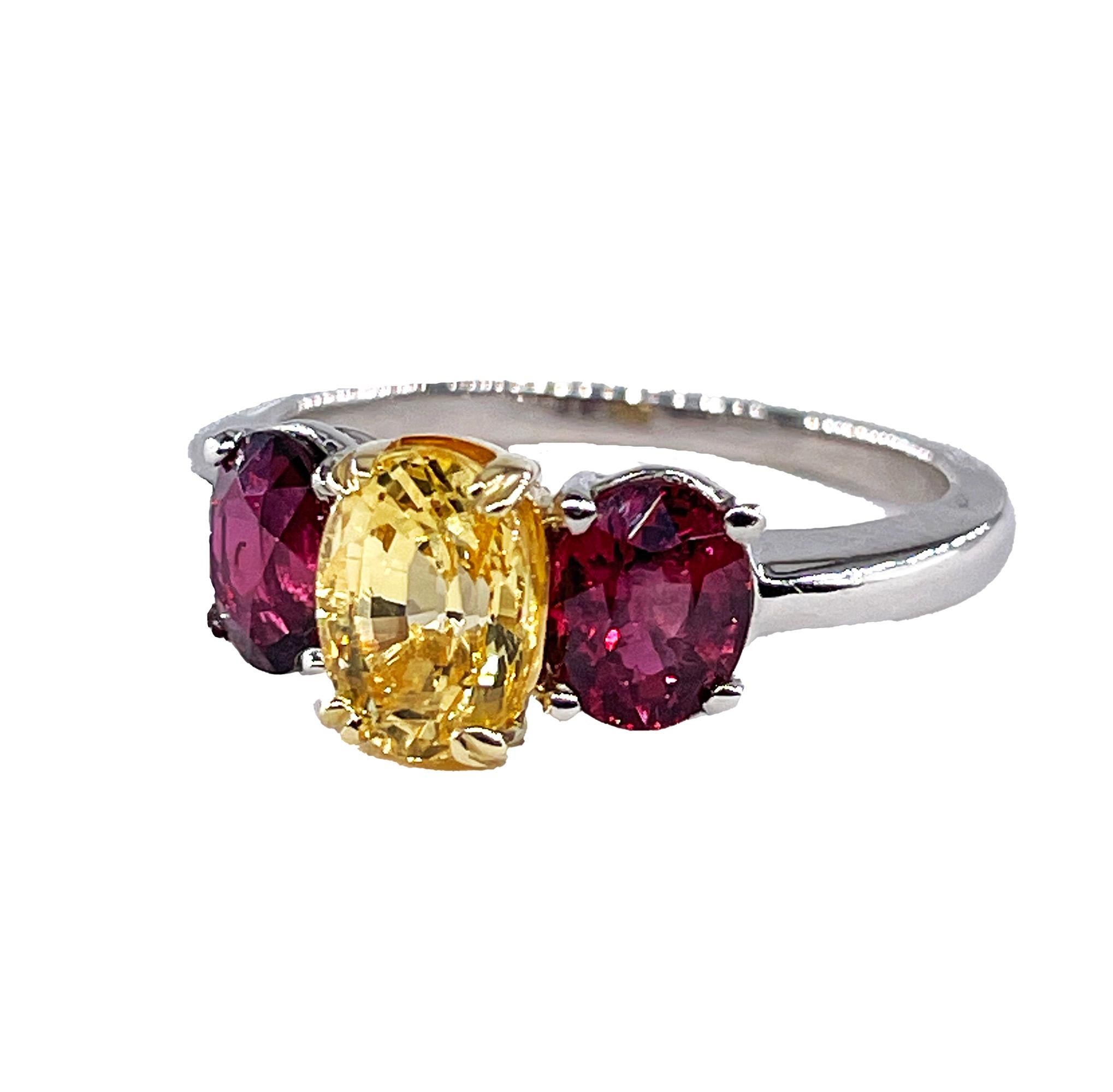 Modern Vintage GIA 2.57ct No-Heat Yellow Sapphire Ruby Trilogy Platinum 18K Gold Ring For Sale