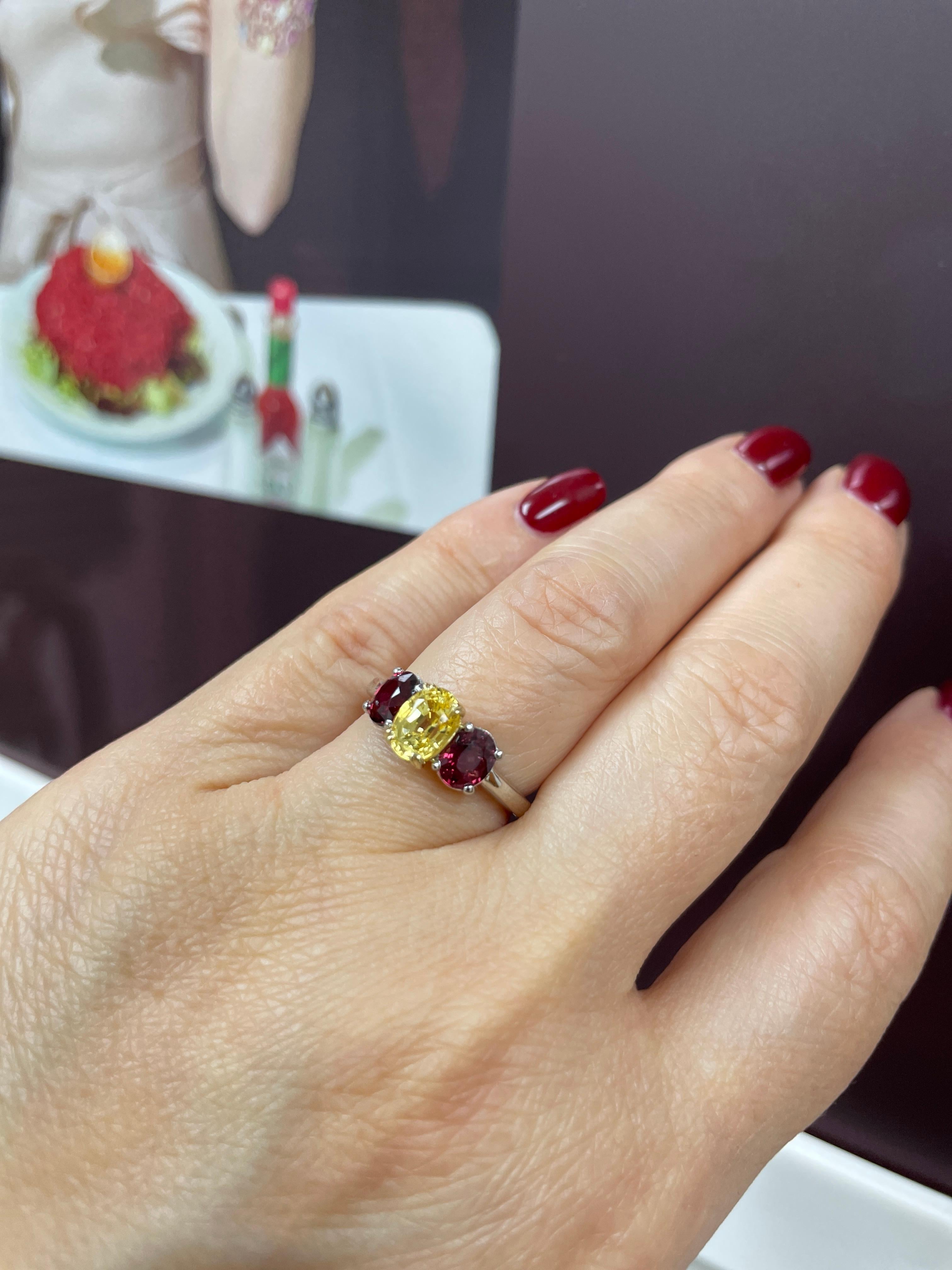 Oval Cut Vintage GIA 2.57ct No-Heat Yellow Sapphire Ruby Trilogy Platinum 18K Gold Ring For Sale
