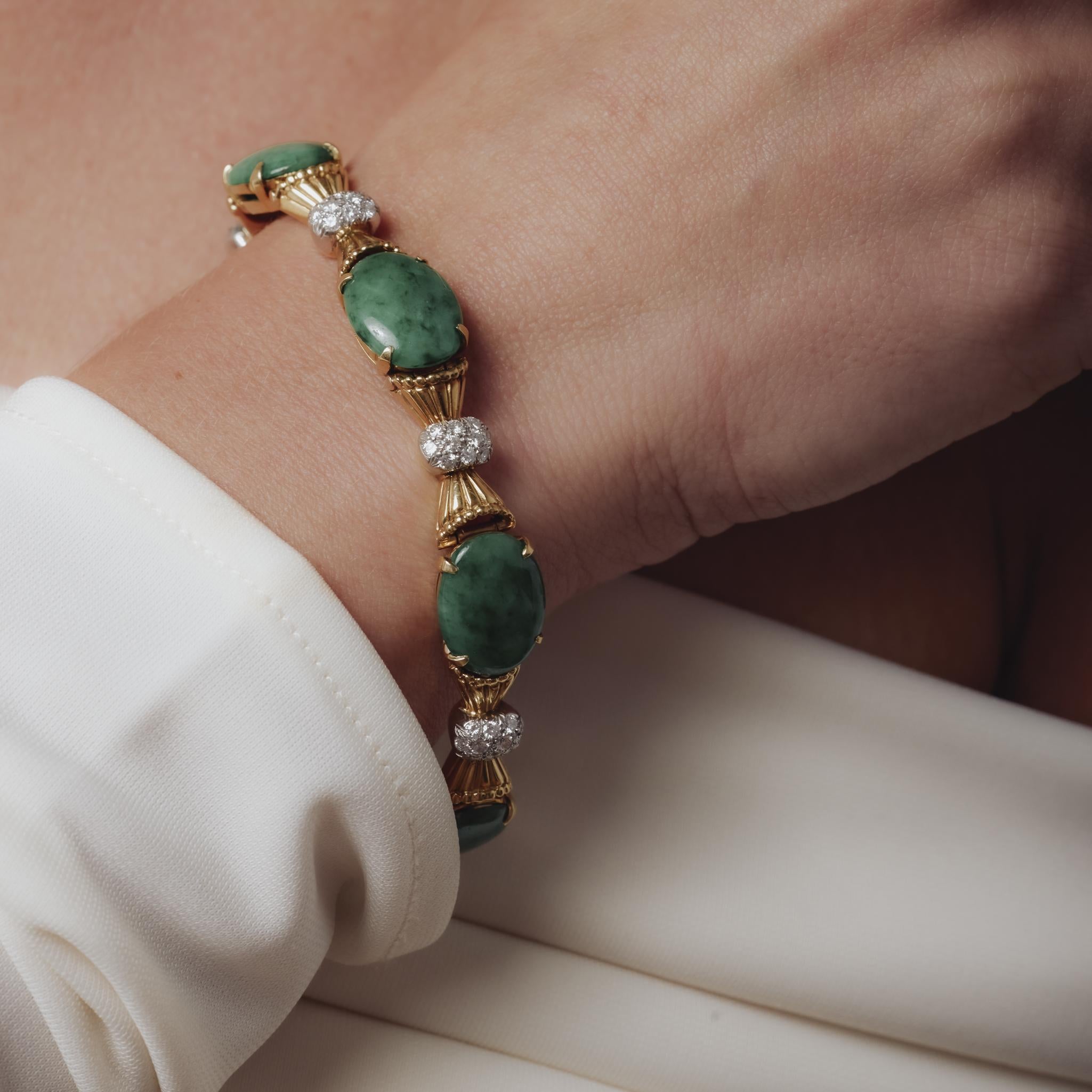 Moderne Vintage GIA 25.80 carat jade diamant or jaune 18k en vente