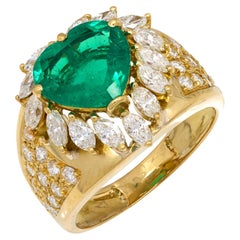 Vintage GIA 2.63 carat heart shape emerald diamond 18k yellow gold cocktail ring