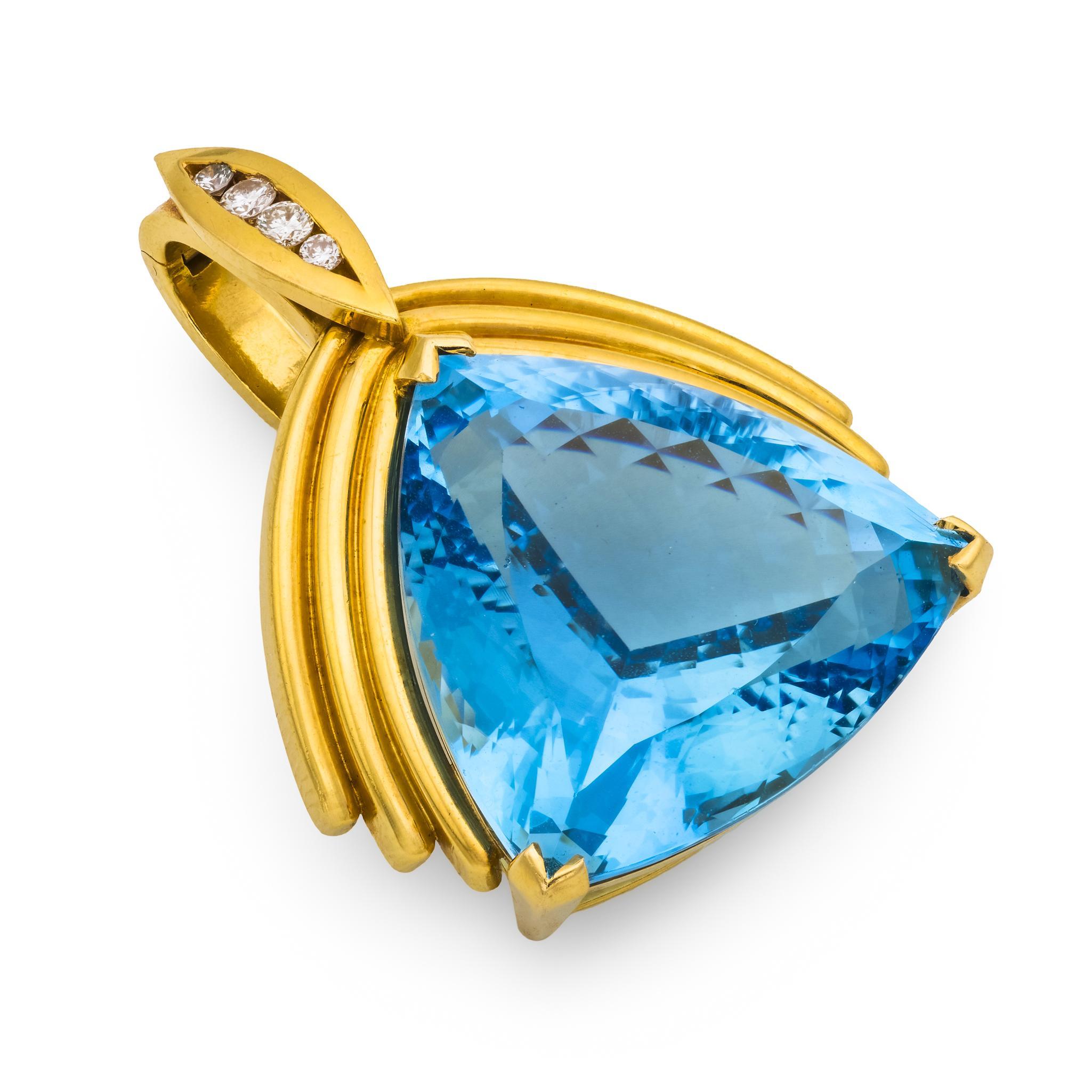 Vintage GIA 27 carat aigue-marine 18k pendentif diamant Bon état - En vente à Beverly Hills, CA