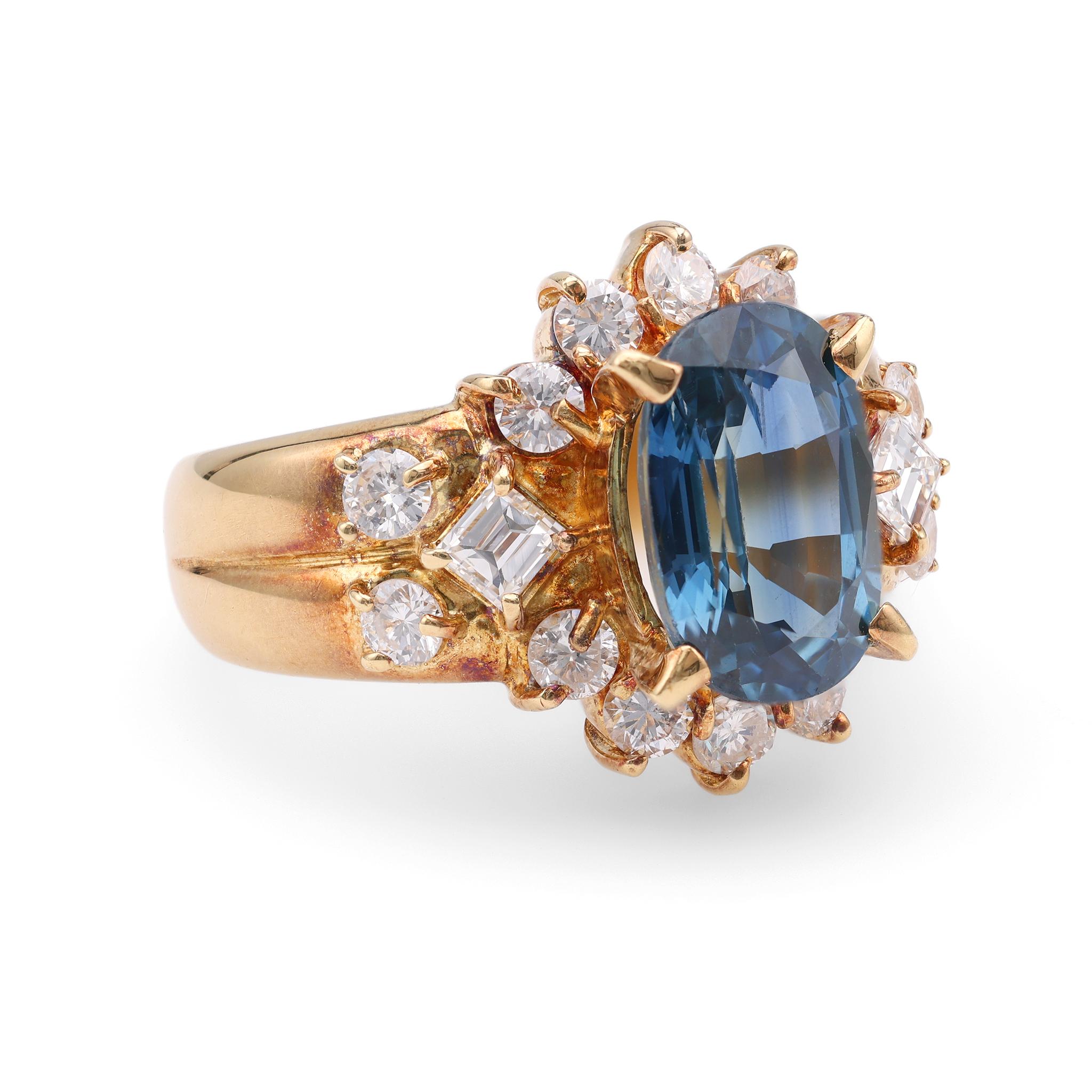 Vintage GIA 2.70 Carat Thai Sapphire Diamond 18k Yellow Gold Ring Bon état - En vente à Beverly Hills, CA