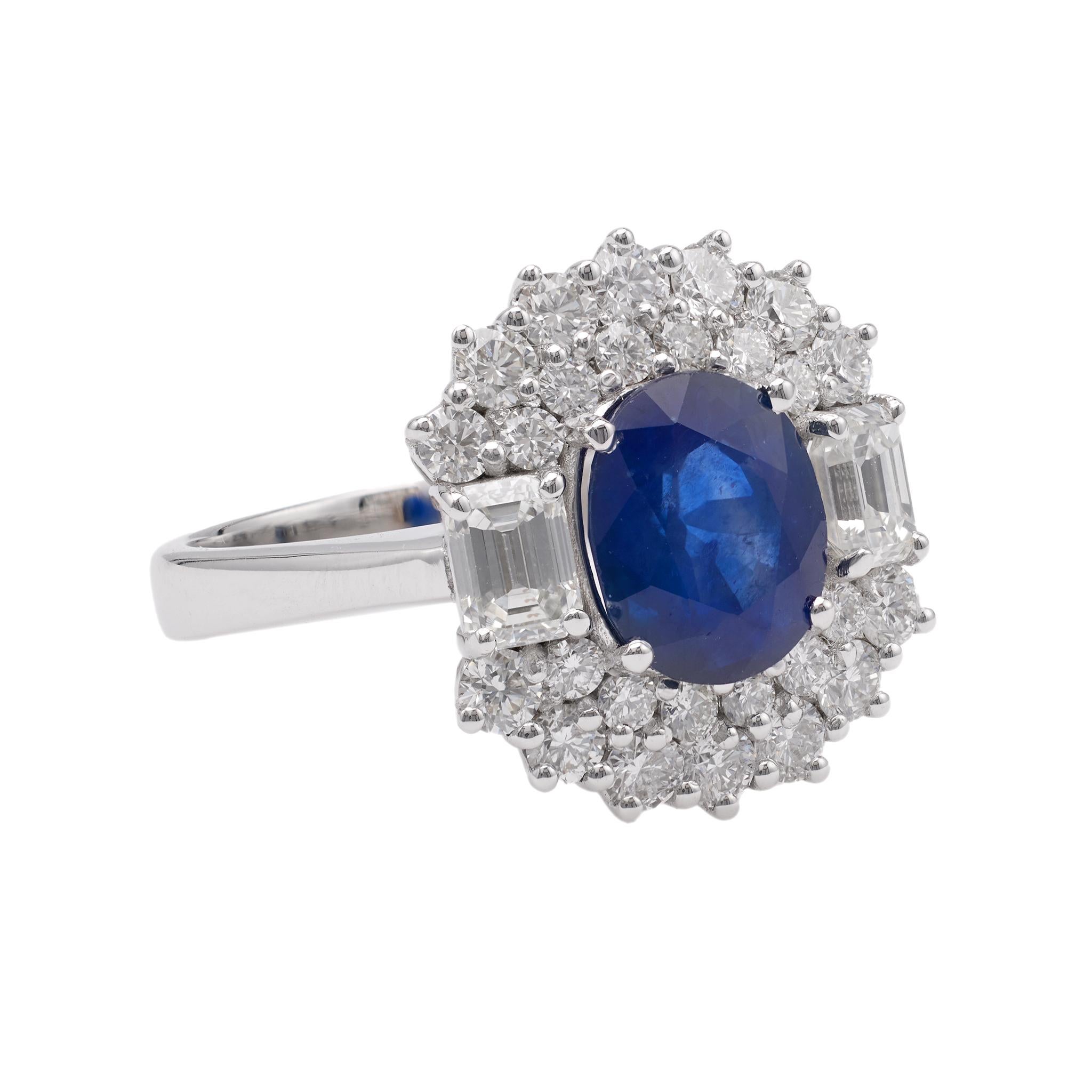 Women's or Men's Vintage GIA 2.80 Carat Ceylon Sapphire Diamond 18k White Gold Cluster Ring For Sale
