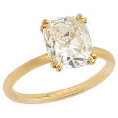 Verlobungsring aus 18 Karat Gelbgold mit GIA 3,01 Karat Diamant im Kissenschliff im Kissenschliff