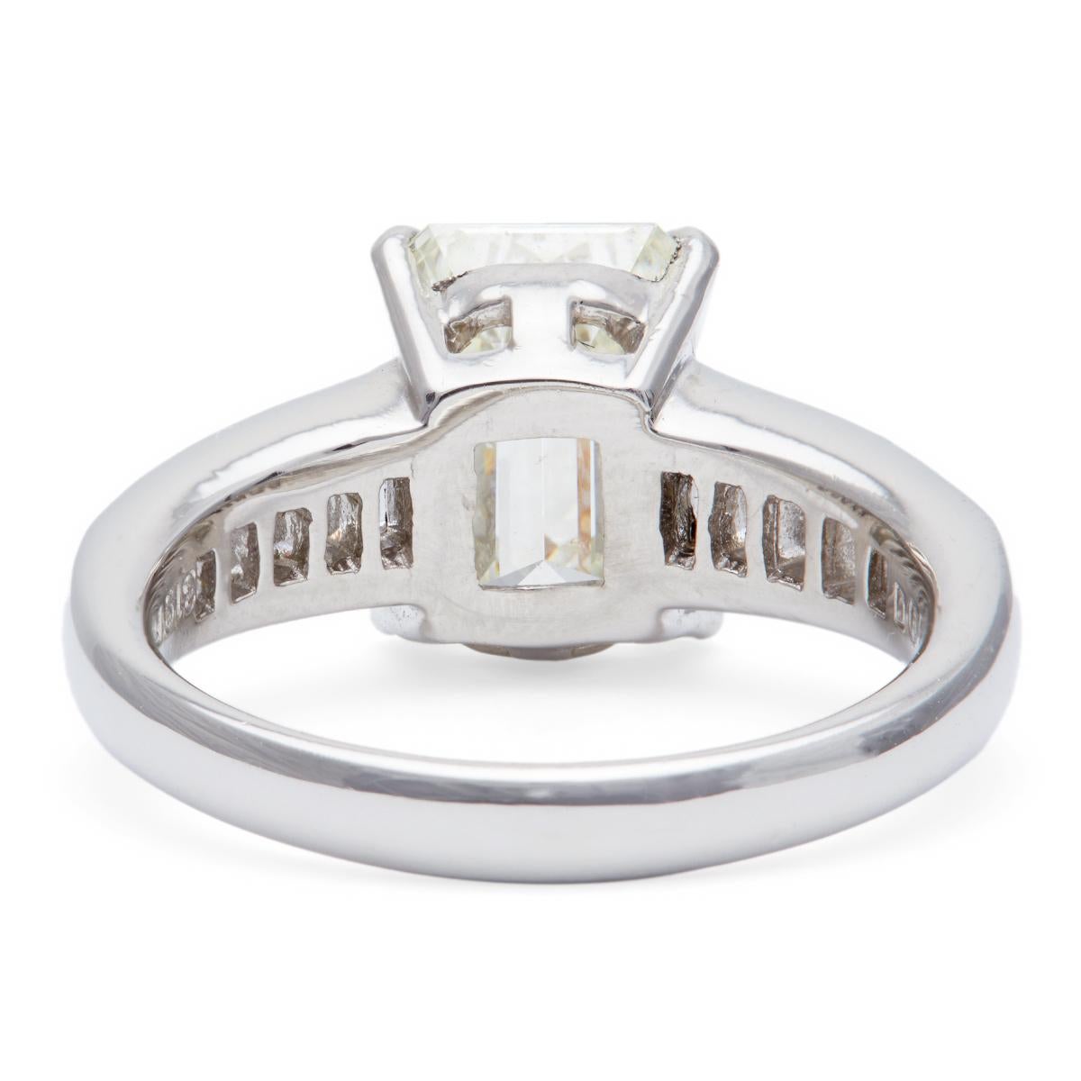 Vintage GIA 3.01 Carats Emerald Cut Diamond Platinum Ring 2