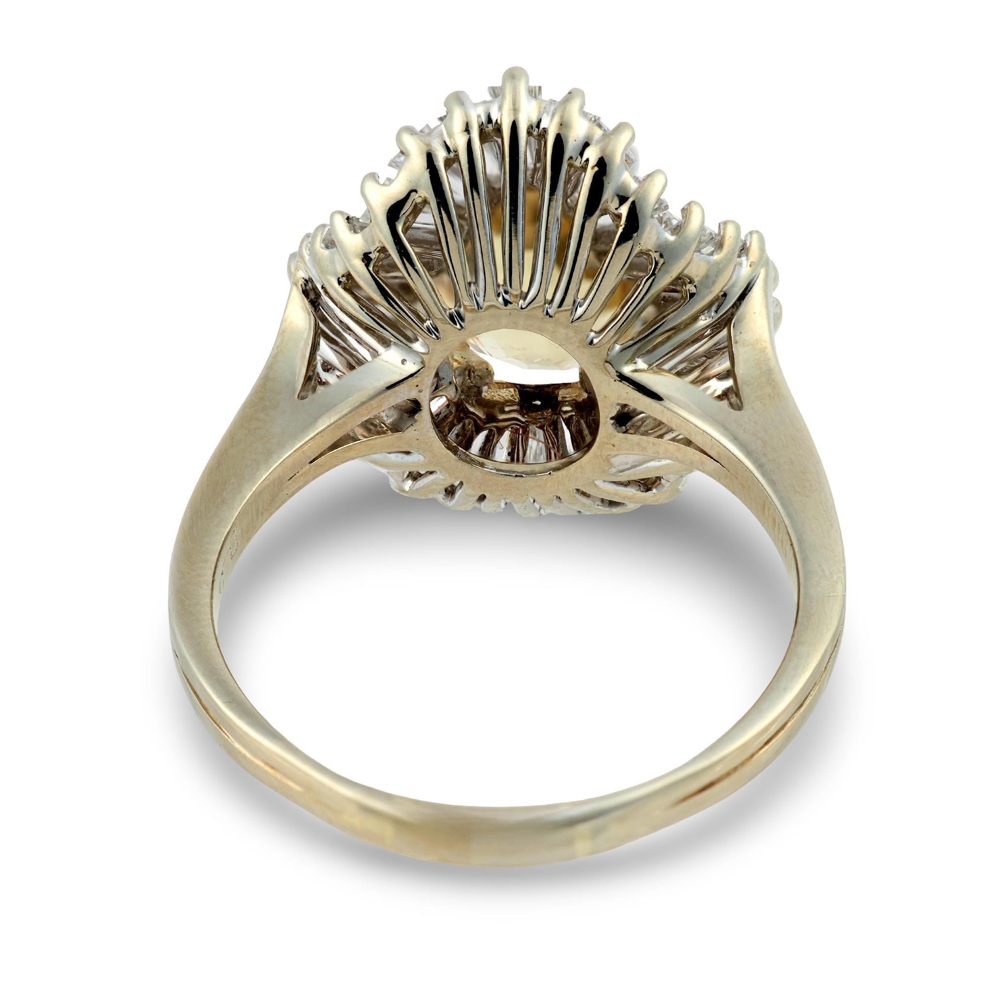 Donna Anello a grappolo in oro bianco 14k con zaffiro senza calore GIA d'epoca da 3,10 carati in vendita