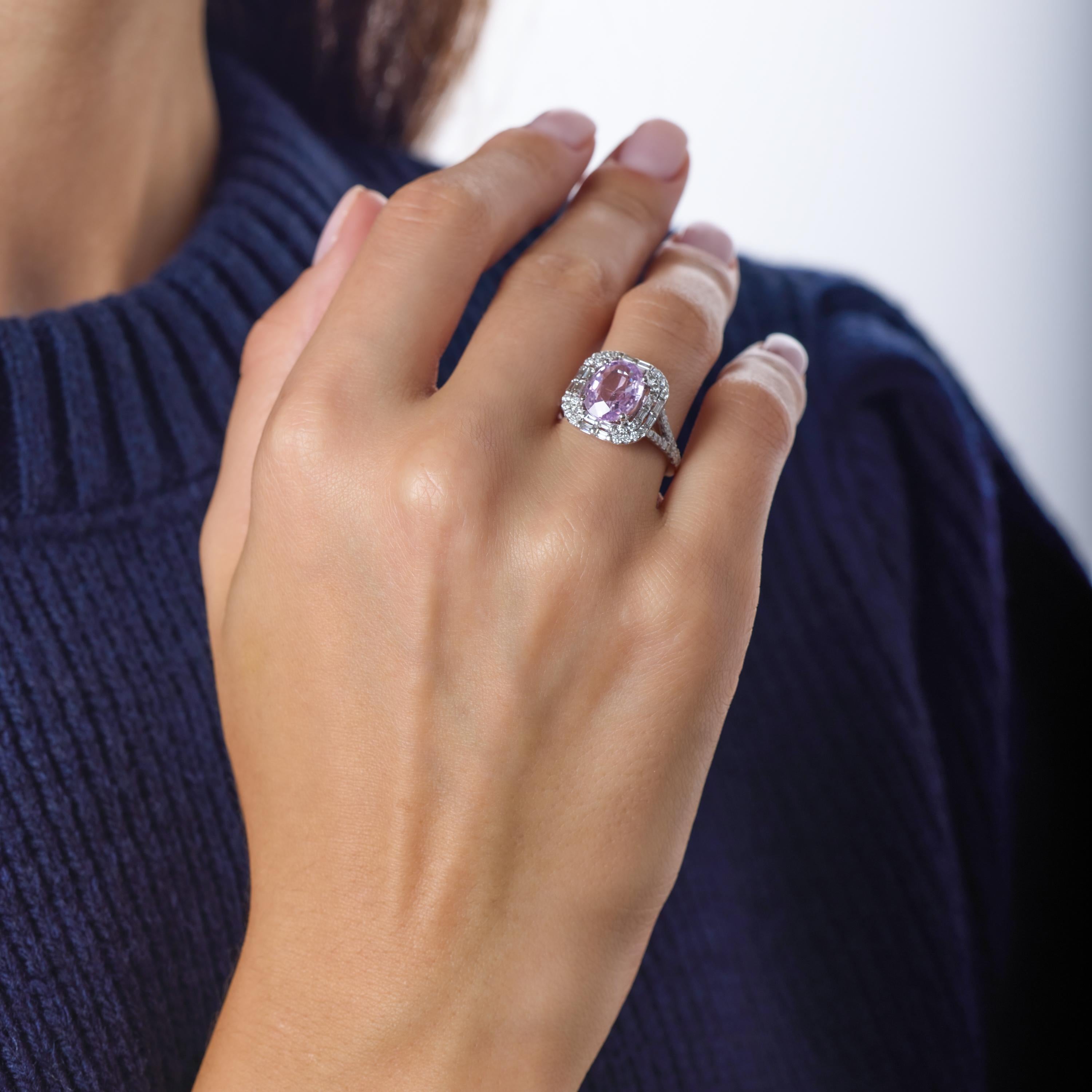 Vintage GIA 3,58 Karat keine Hitze rosa Saphir Diamant 18k Weißgold Halo-Ring (Ovalschliff) im Angebot