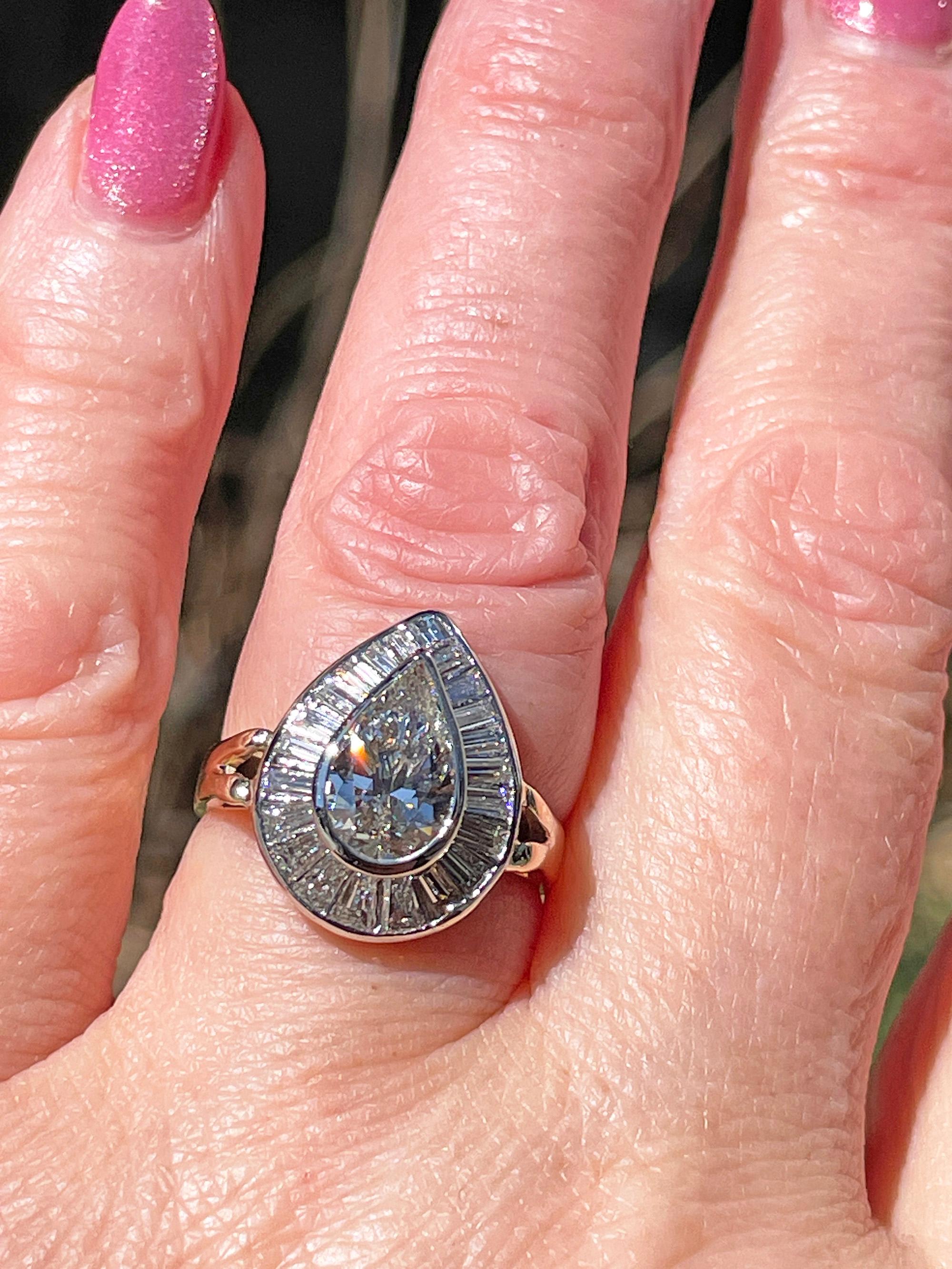 Vintage GIA 3.58ct Pear Shaped Bezel-Set Diamond Ballerina 14KWY Gold Ring For Sale 5
