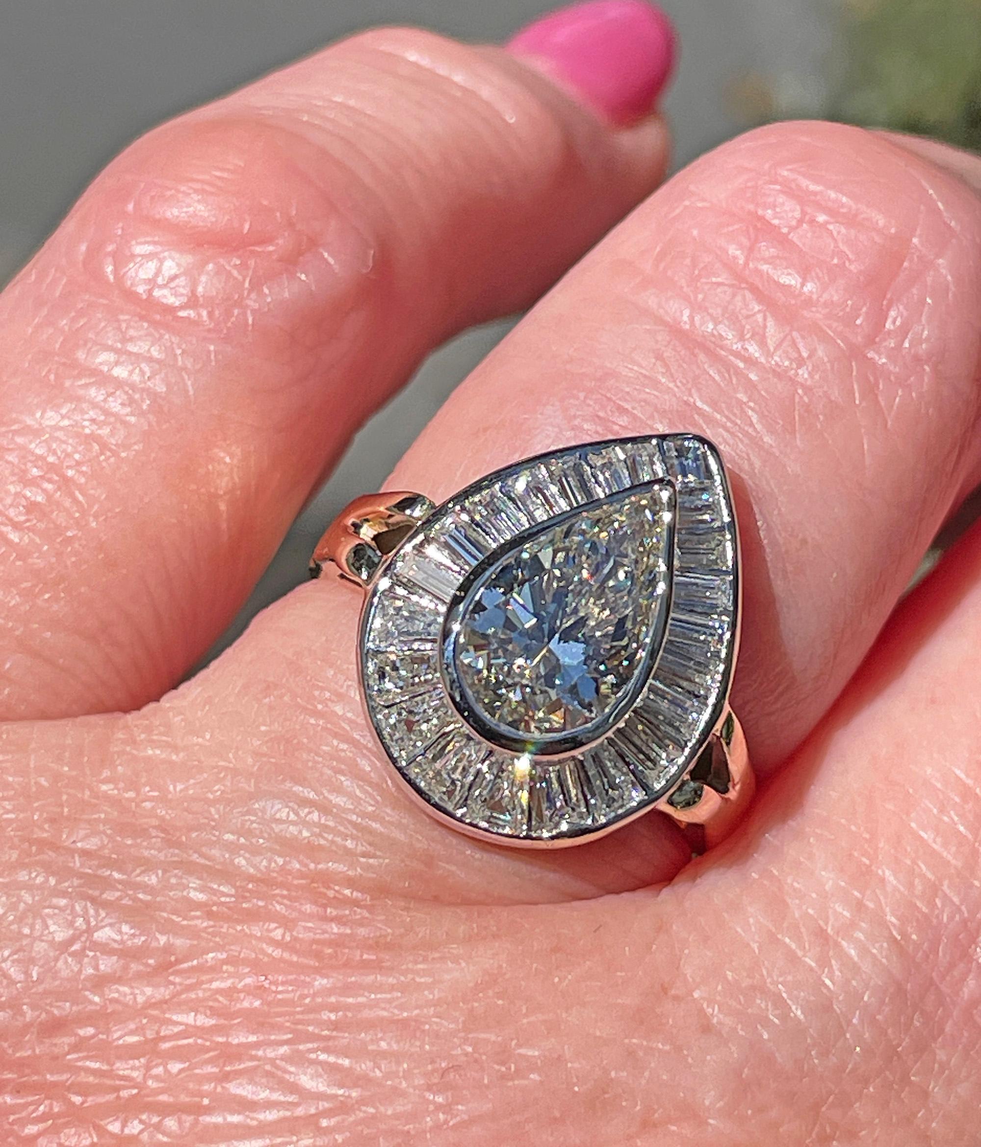 Vintage GIA 3.58ct Pear Shaped Bezel-Set Diamond Ballerina 14KWY Gold Ring For Sale 10