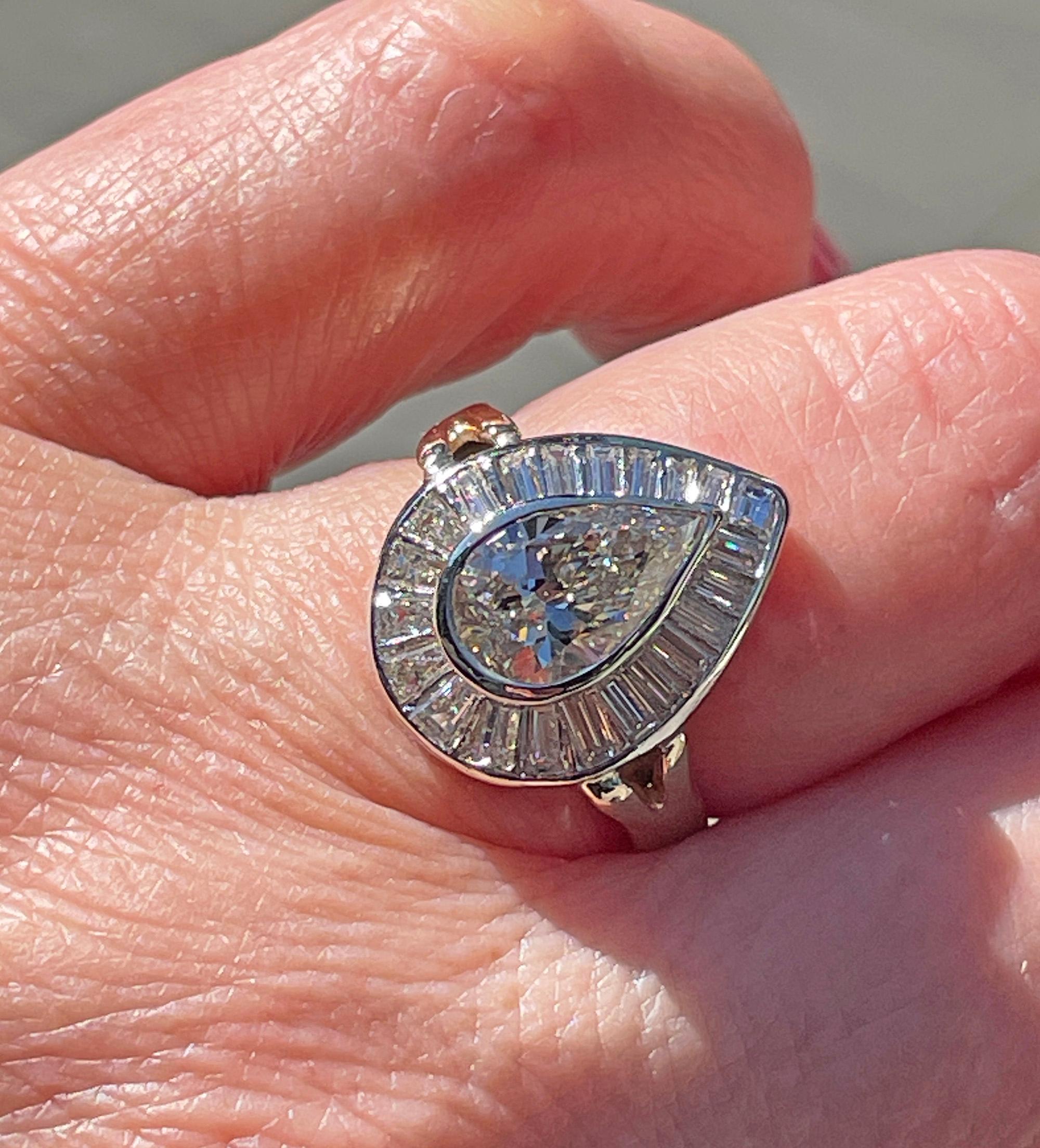 Vintage GIA 3.58ct Pear Shaped Bezel-Set Diamond Ballerina 14KWY Gold Ring For Sale 11